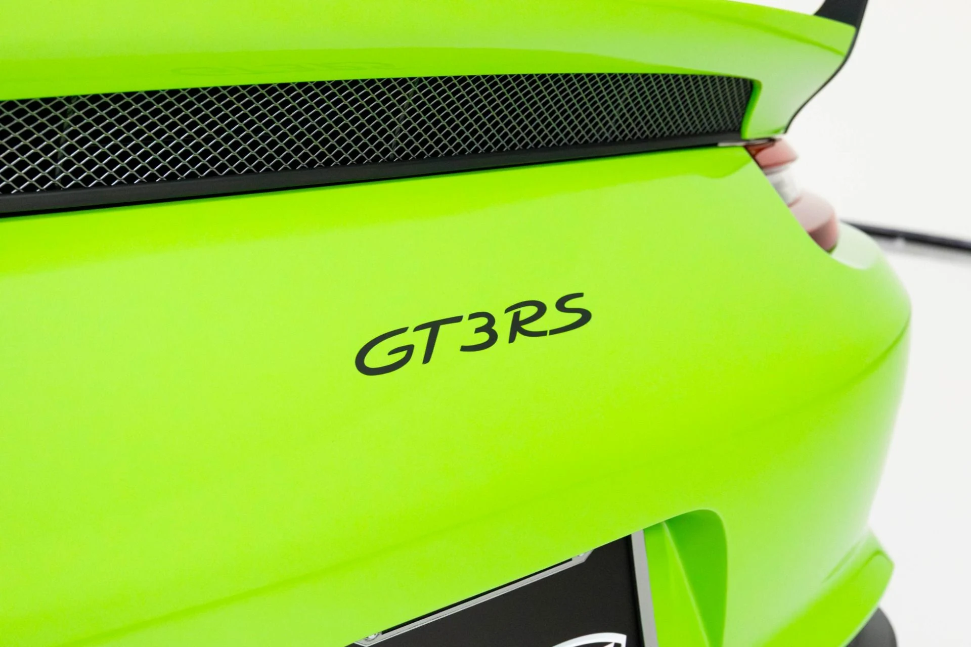 mph074_2428589287_Used_2019_Porsche_911_GT_3_RS_1763595317_8c36cfd058