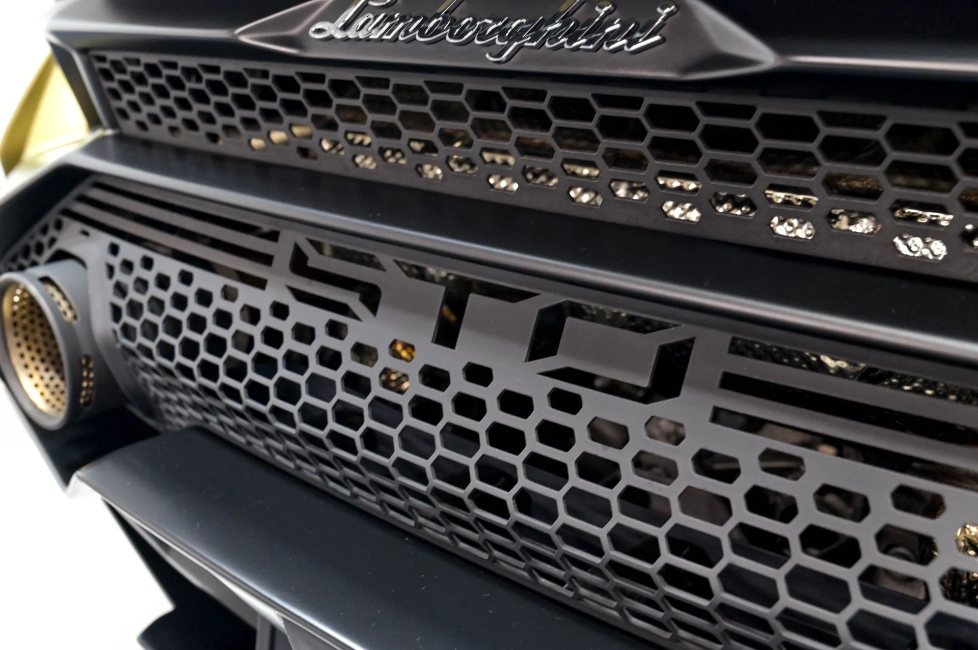 mph074_2431688343_Used_2023_Lamborghini_Huracan_STO_1782768591_0df3b78ab7