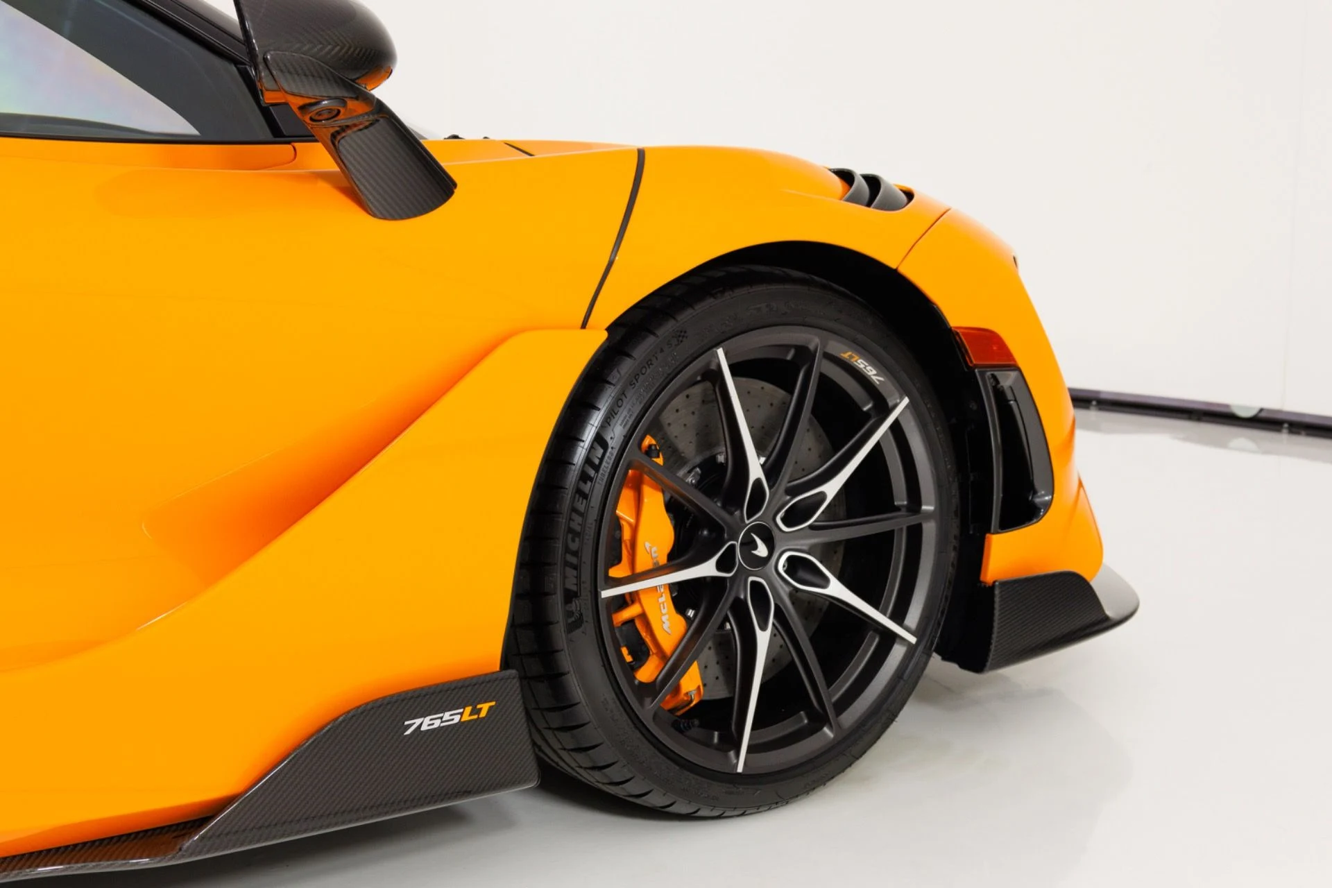 mph074_2456196062_Used_2021_Mc_Laren_765_LT_1790963861_438bb86dd3