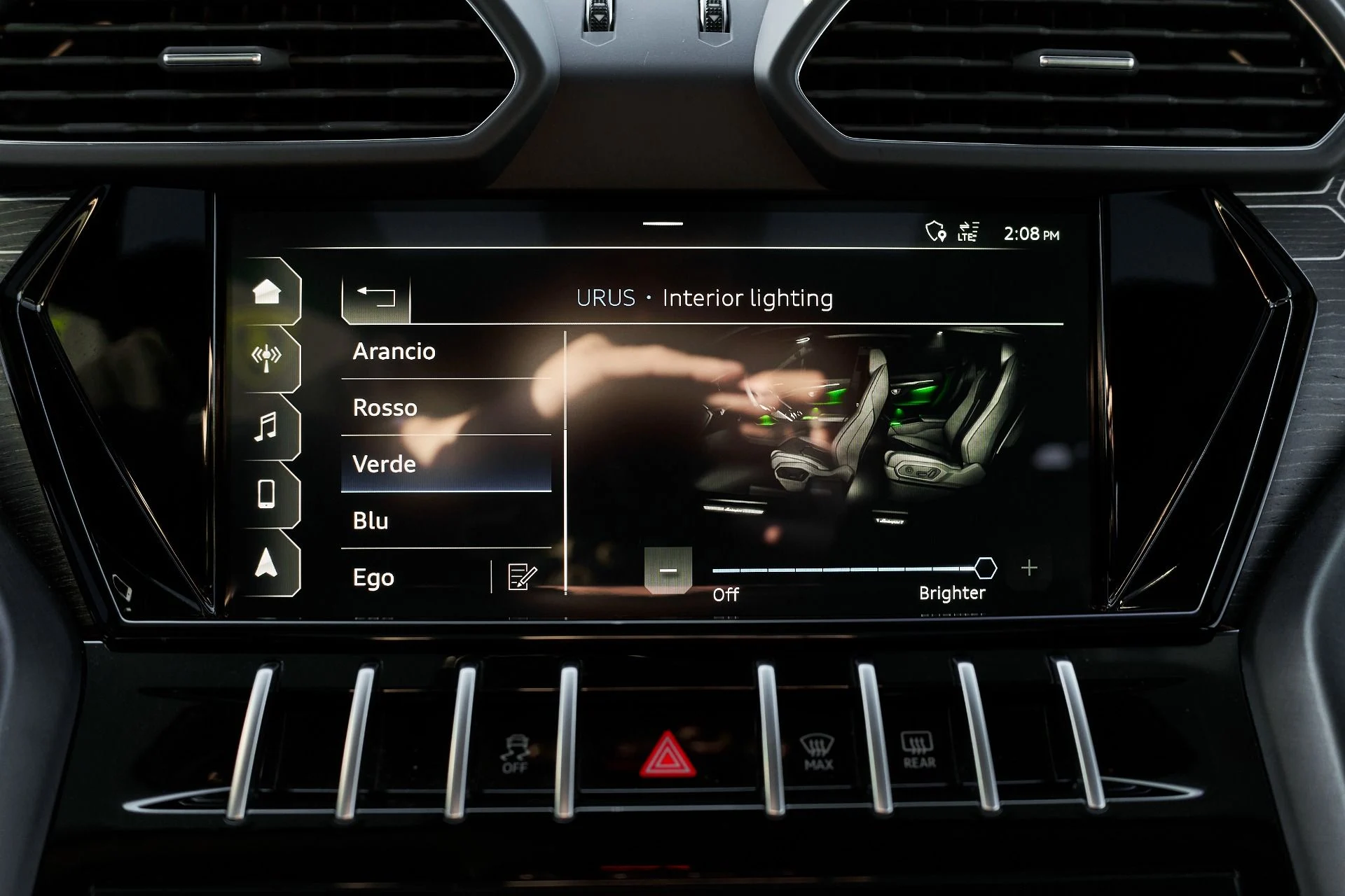 mph074_2519522099_Used_2021_Lamborghini_Urus_1765854600_9359e95b57