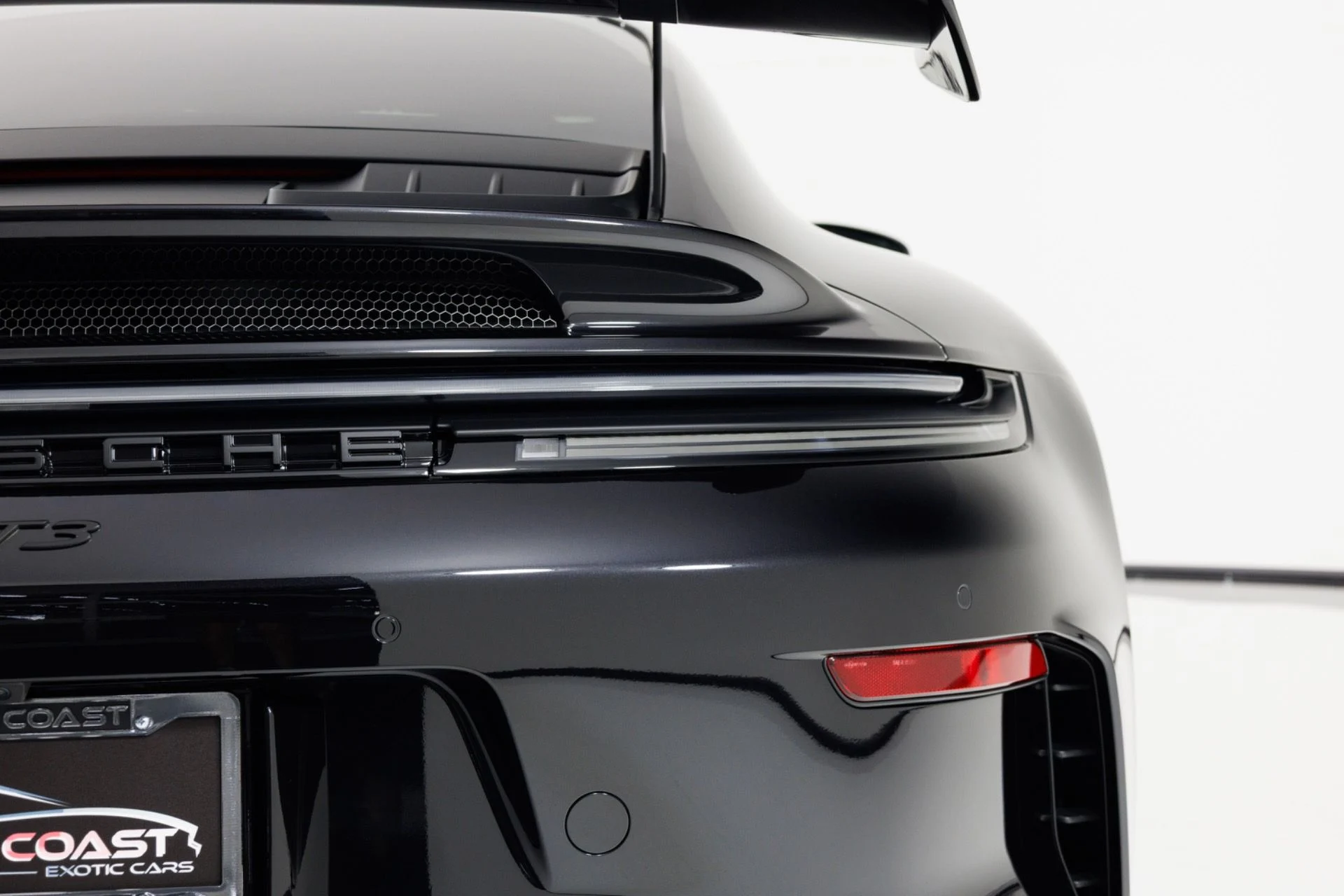 mph074_2567710997_Used_2025_Porsche_911_GT_3_1777072064_dfa625871d