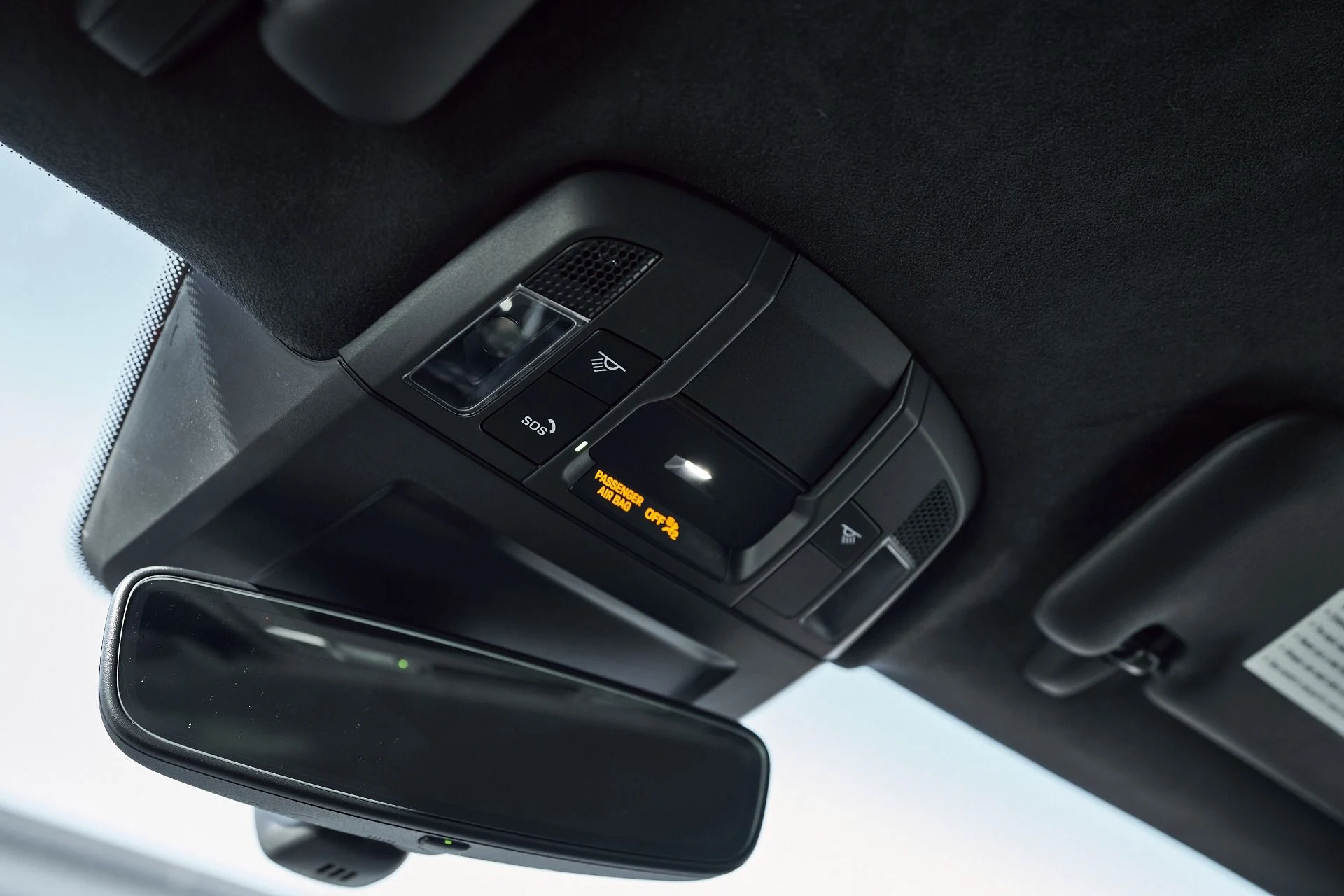 mph074_2568753486_Used_2021_Porsche_911_Turbo_S_1765593105_16c2e14e0a