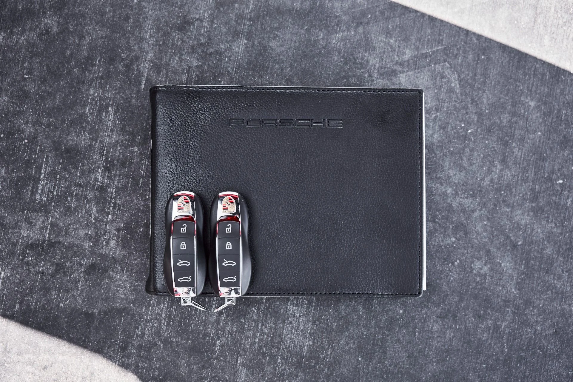 mph074_2585903350_Used_2023_Porsche_718_Cayman_GT_4_RS_1776476831_ba68811057