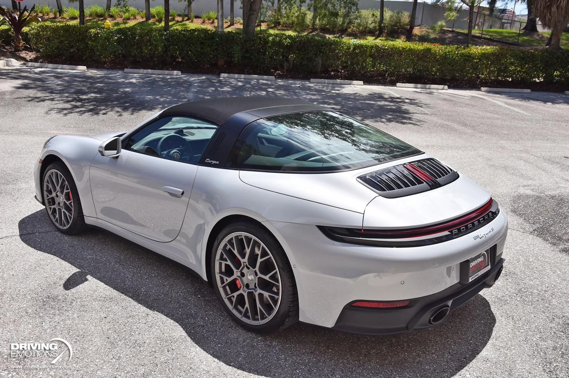 mph074_2599365850_898_p75_l_4d0f2a1b5f