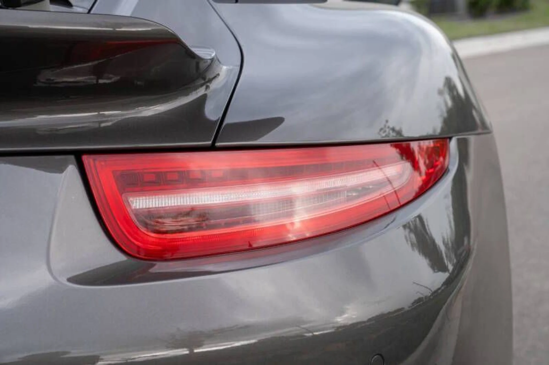 mph074_2709949190_2016_porsche_911_turbo_s_awd_2dr_coupe_50367b55a6