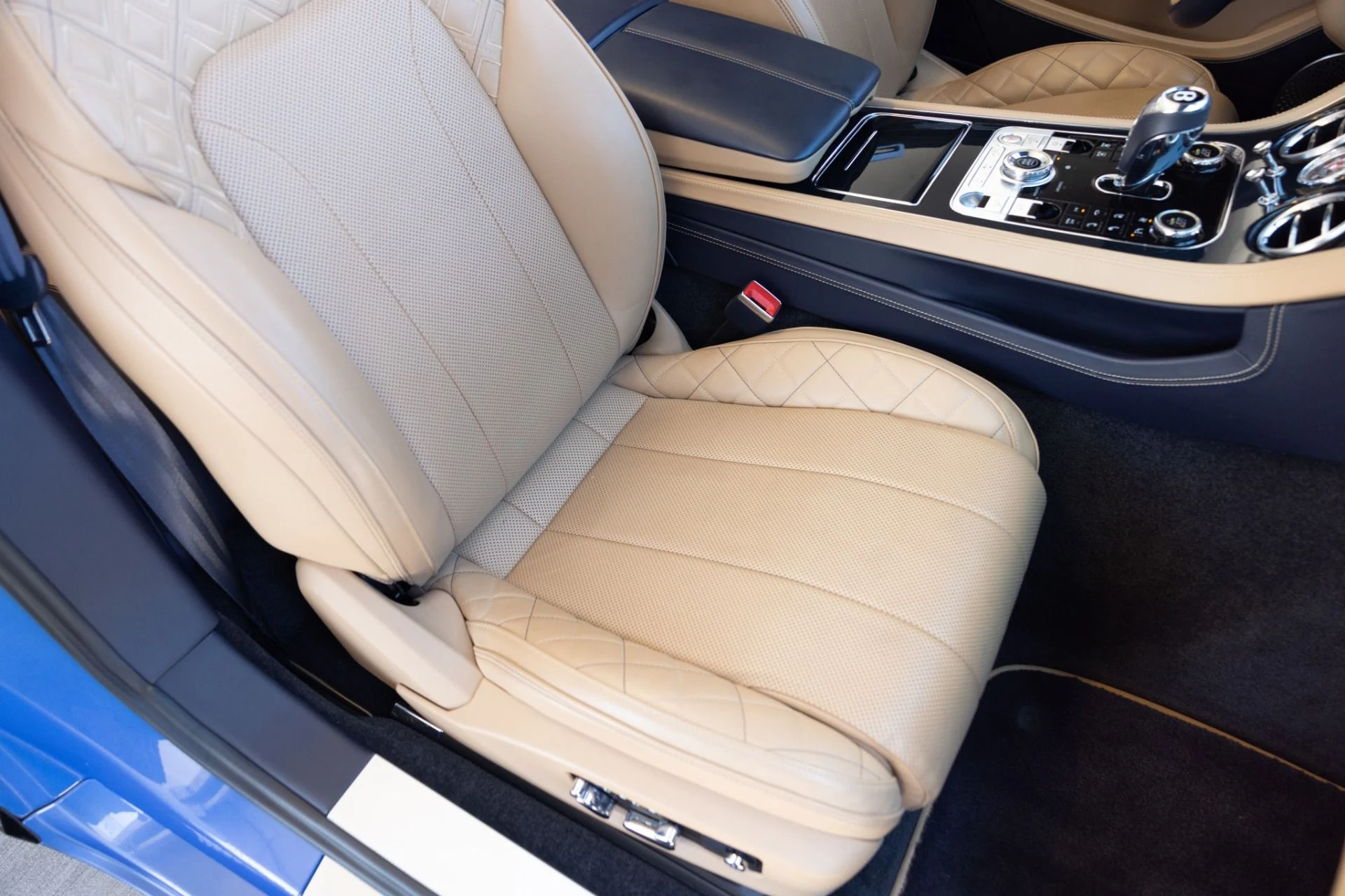 mph074_2791977117_Used_2020_Bentley_Continental_GTC_V8_1782322632_544904ac87
