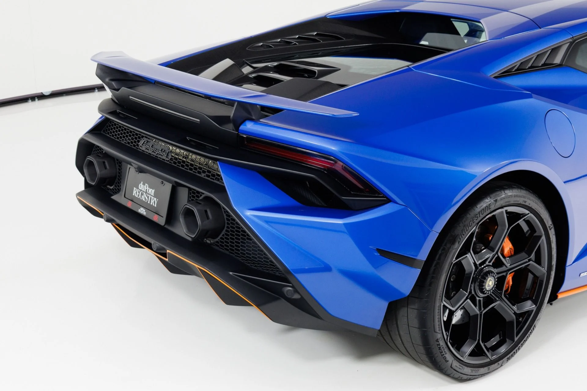 mph074_2836427316_Used_2023_Lamborghini_Huracan_Tecnica_1784830858_5997c7ee0d