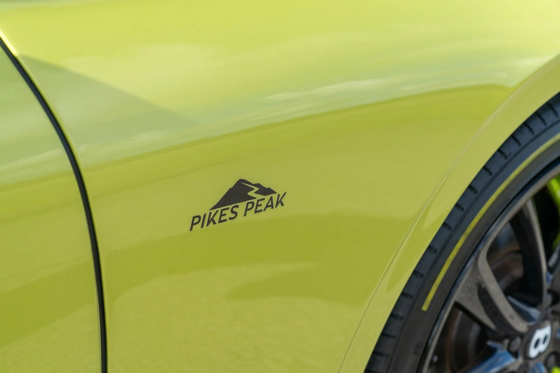 mph074_2893388264_Used_2020_Bentley_Continental_1_of_5_Pikes_Peak_Edition_GT_1761756018_08da65486d