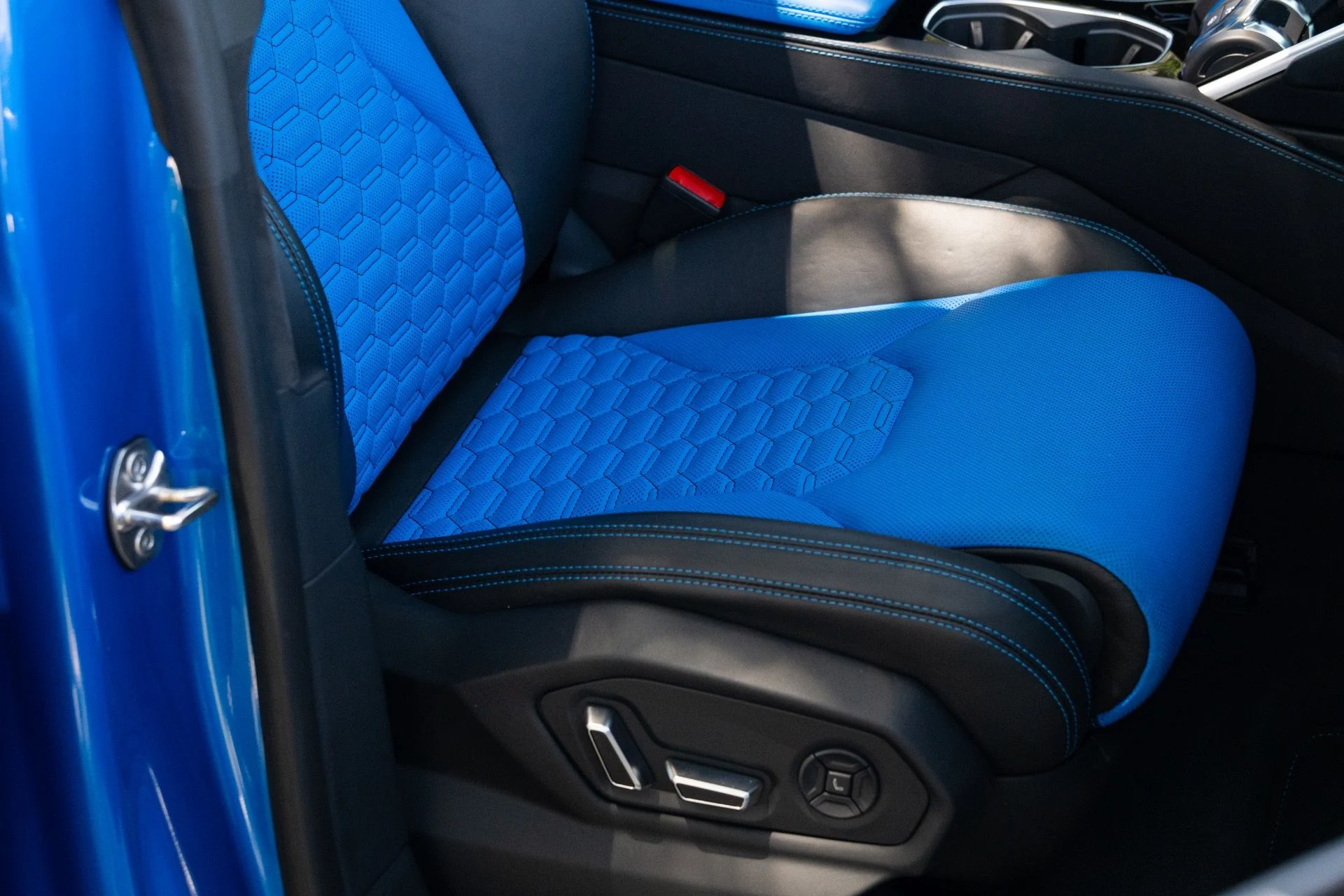 mph074_2954458913_Used_2019_Lamborghini_Urus_1781242066_d408487c23