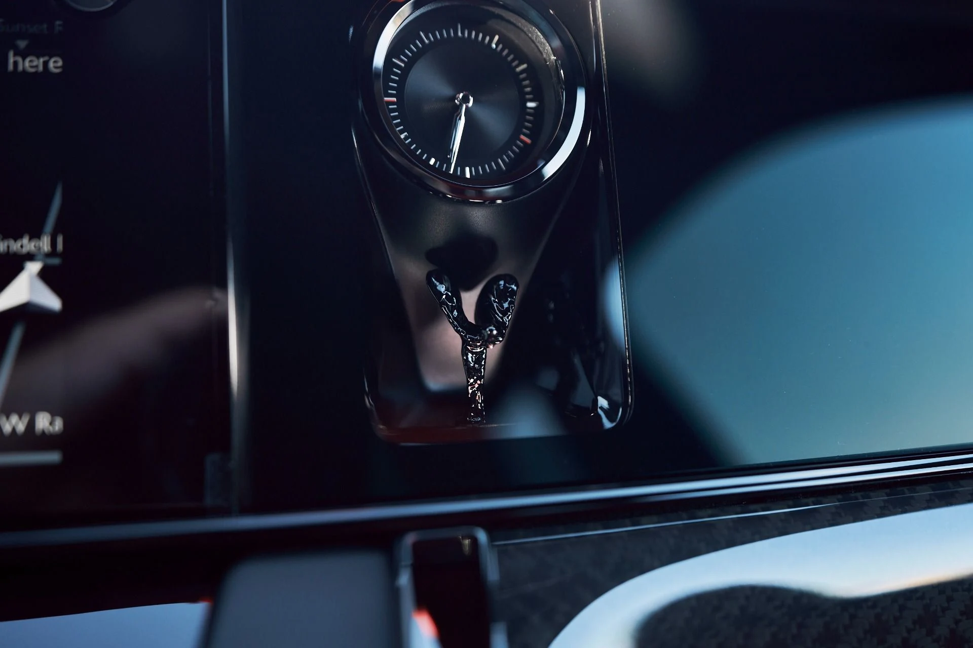 mph074_2956965582_Used_2025_Rolls_Royce_Cullinan_1775588195_8581401f06