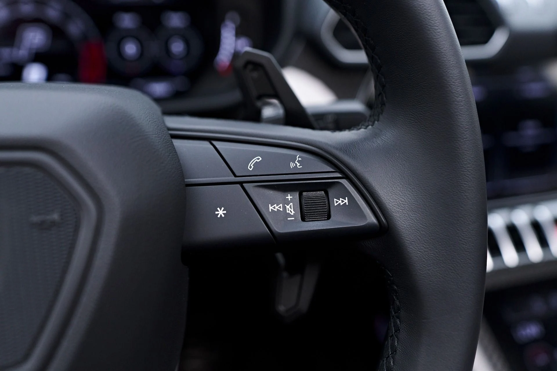mph074_2979505594_Used_2023_Lamborghini_Urus_Performante_1756943541_53592f38f9