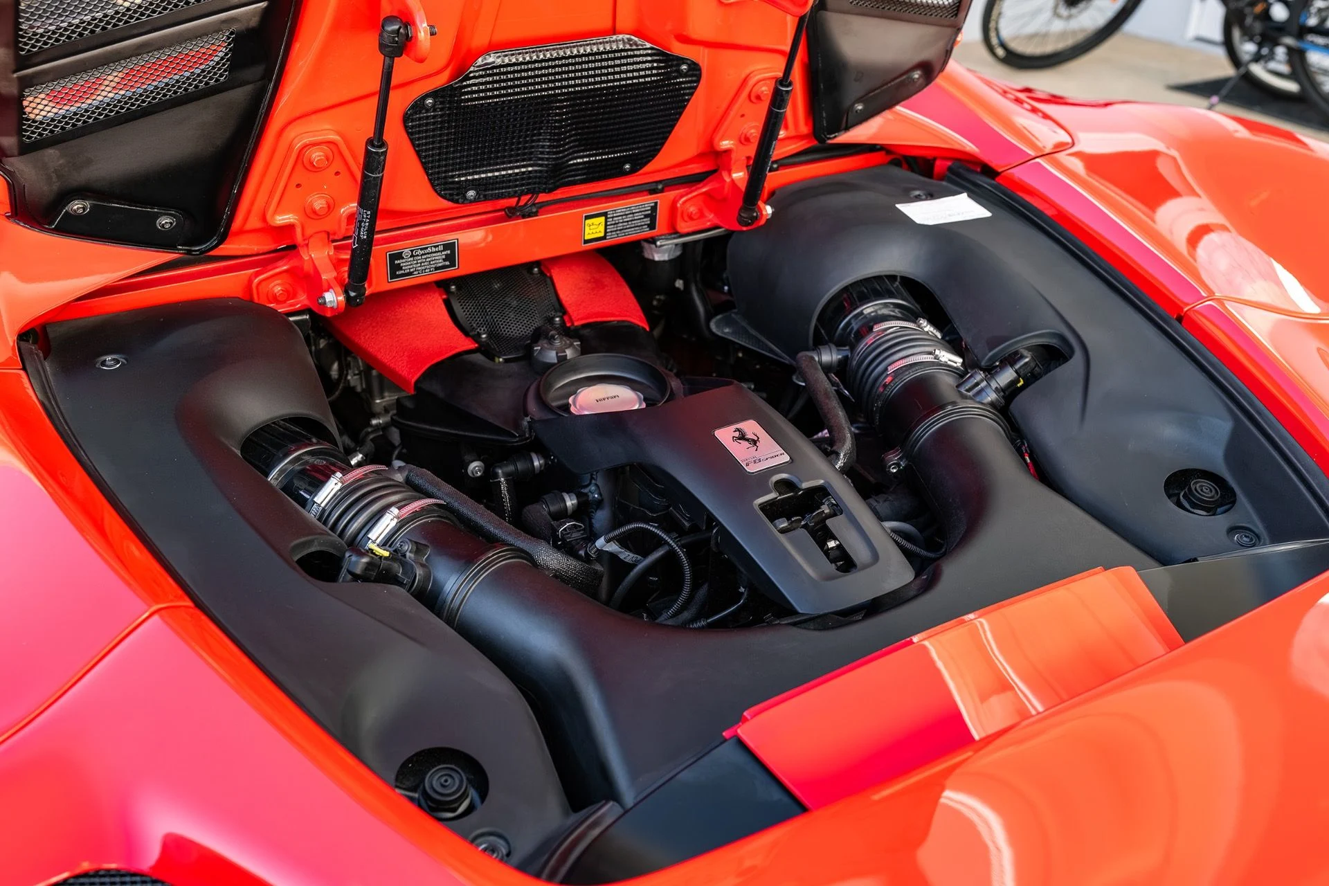 mph074_3011328455_Used_2022_Ferrari_F8_Spider_1791573857_8ed4041546