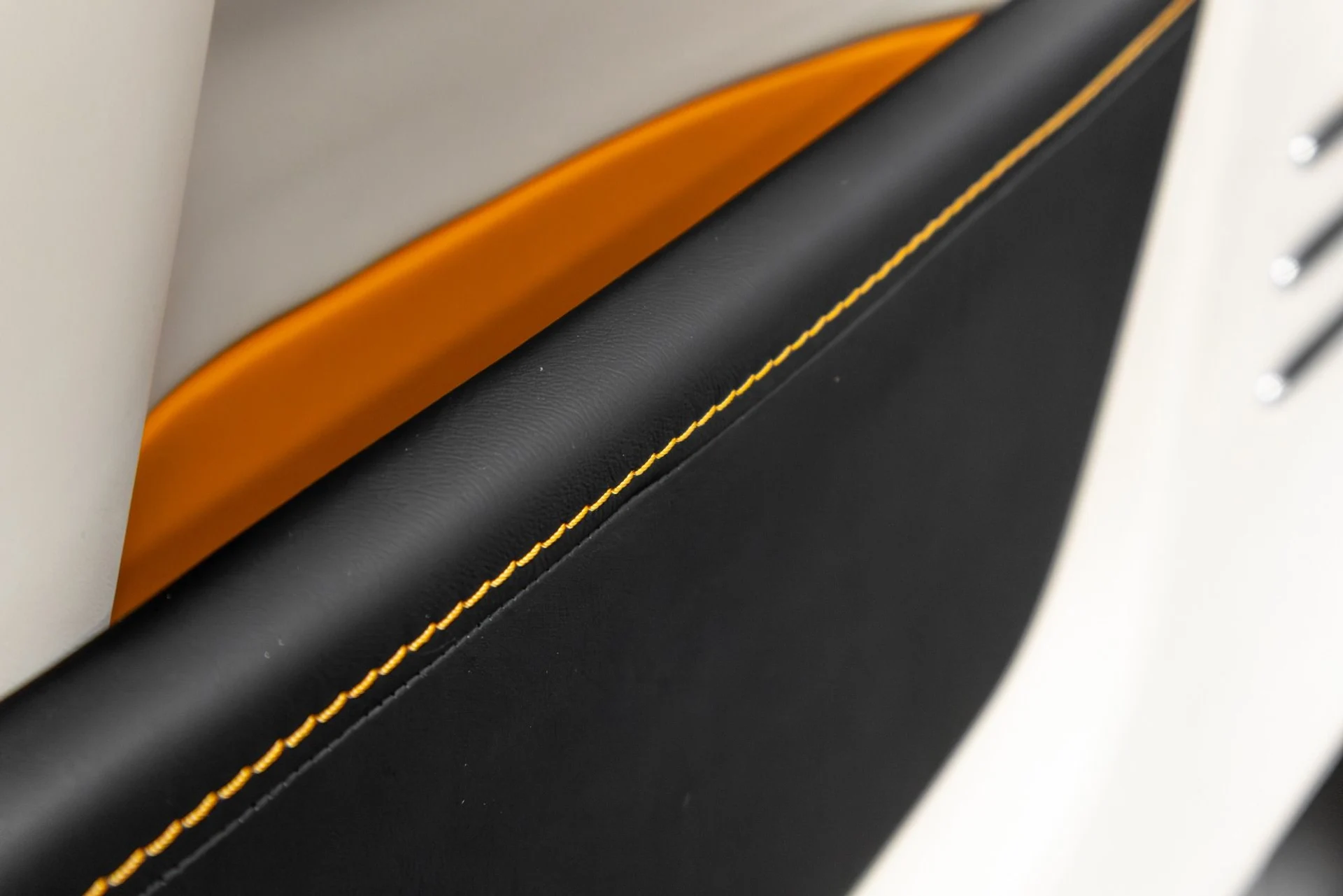 mph074_3044855876_Used_2019_Rolls_Royce_Phantom_1770350910_aaac947390