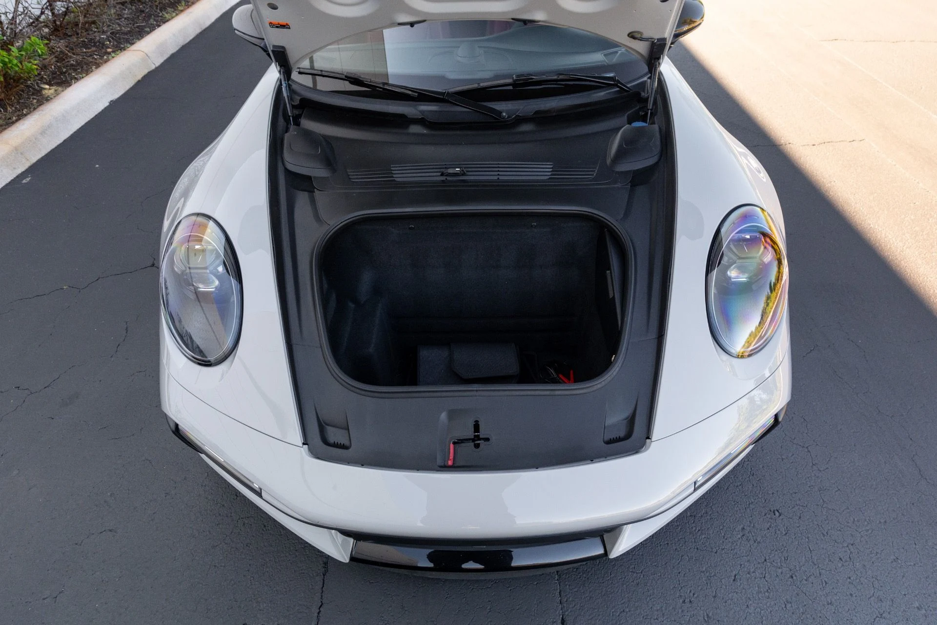 mph074_3048232348_Used_2022_Porsche_911_Turbo_S_1770440206_5bb18b3ff7