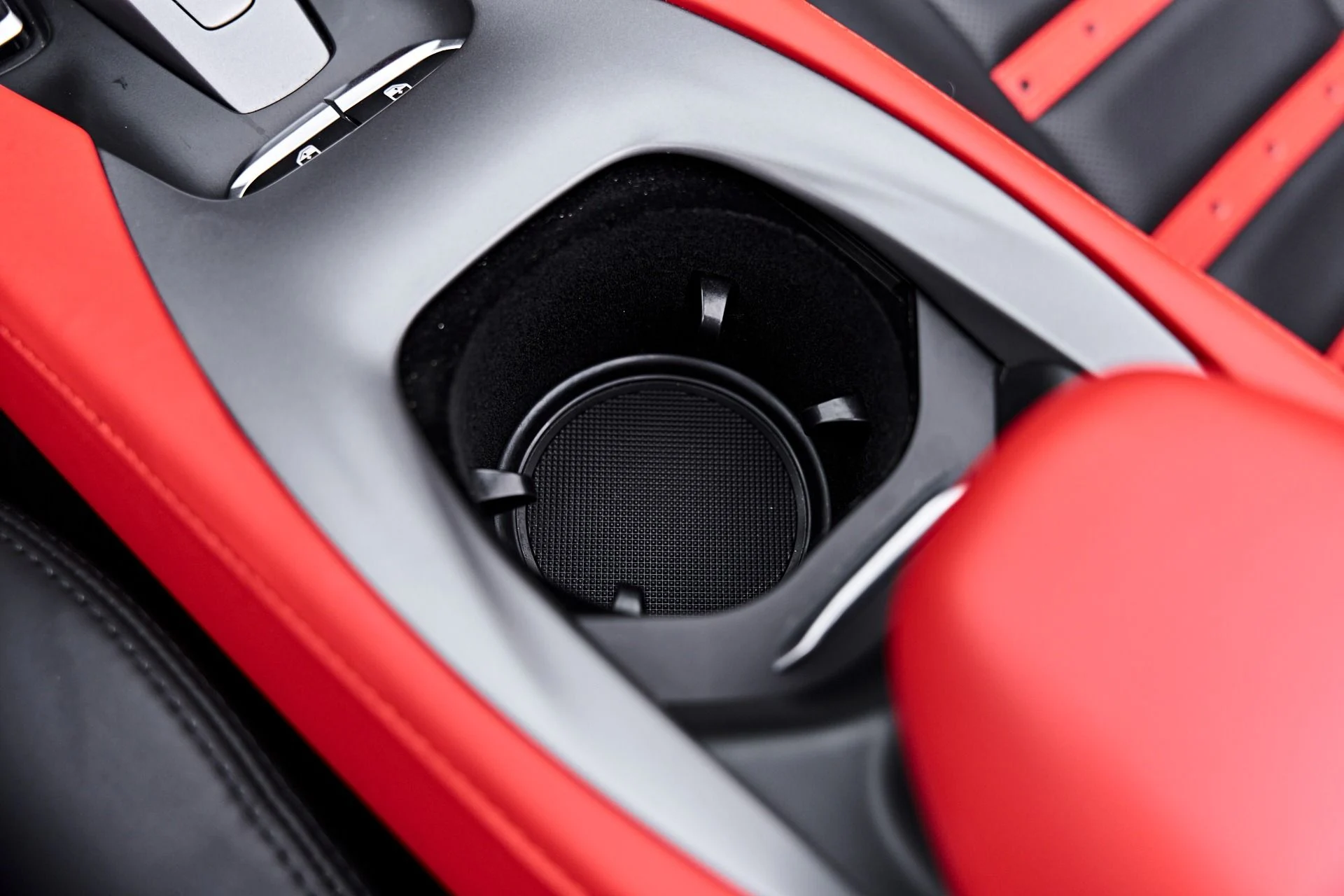 mph074_3072718_Used_2022_Ferrari_Portofino_M_Base_1790300234_2e2724ccdb