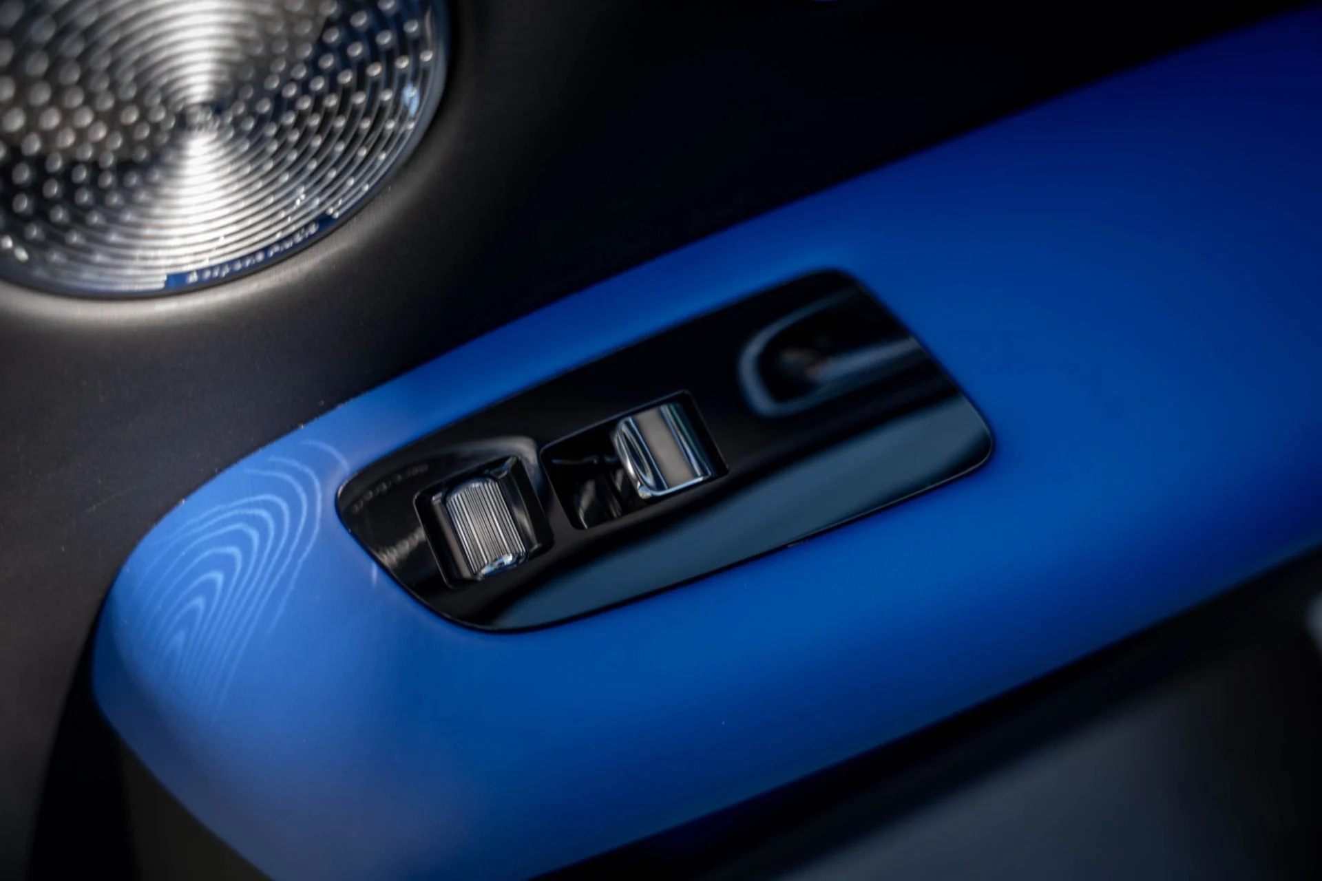 mph074_3095927431_Used_2022_Rolls_Royce_Black_Badge_Ghost_1772144650_1ca607a416