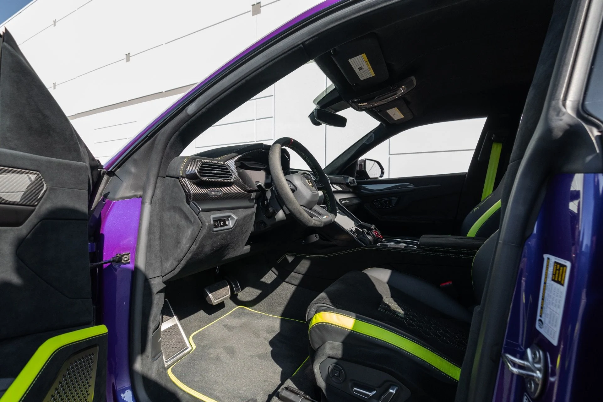 mph074_3123616936_Used_2023_Lamborghini_Urus_Performante_1771690507_9e8e8fa4b4