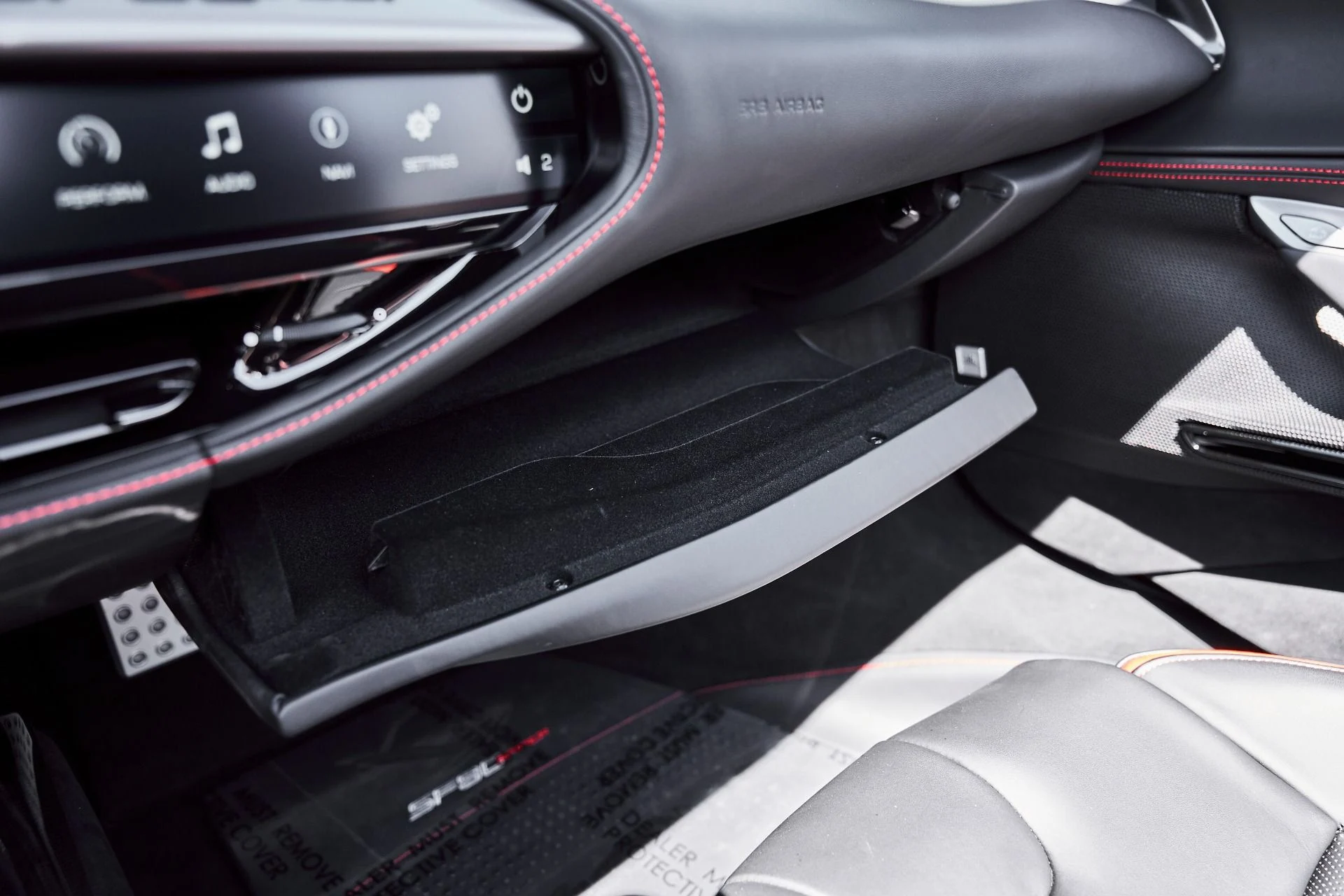 mph074_316581111_Used_2025_Ferrari_SF_90_Spider_Base_1776296562_d87c341704