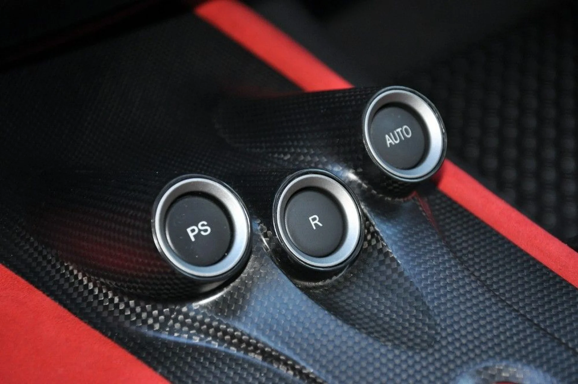 mph074_3245853306_82_p75_l_f880b65770