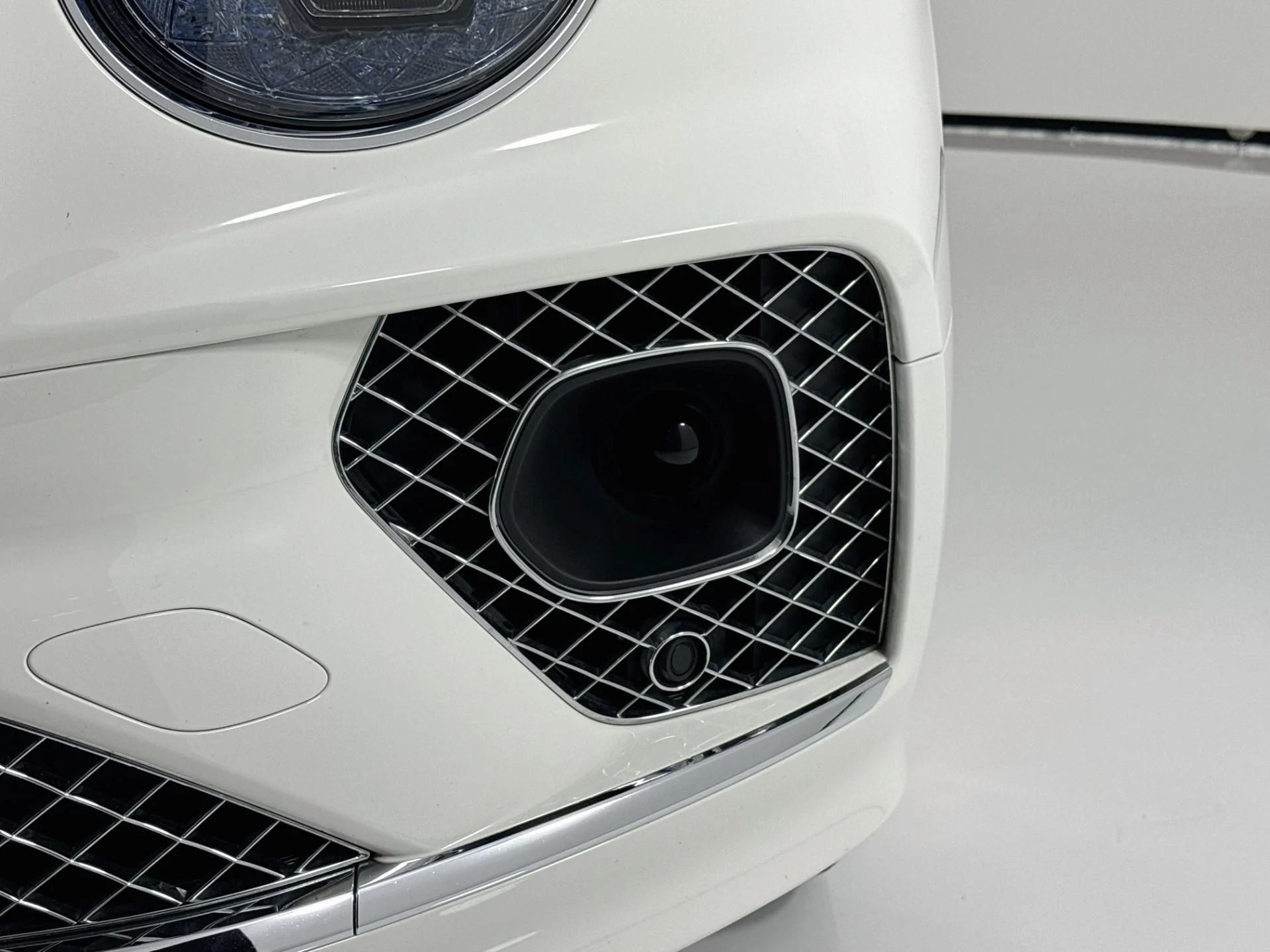 mph074_3357882227_Used_2023_Bentley_Bentayga_Azure_1793142085_639d2b2c6d