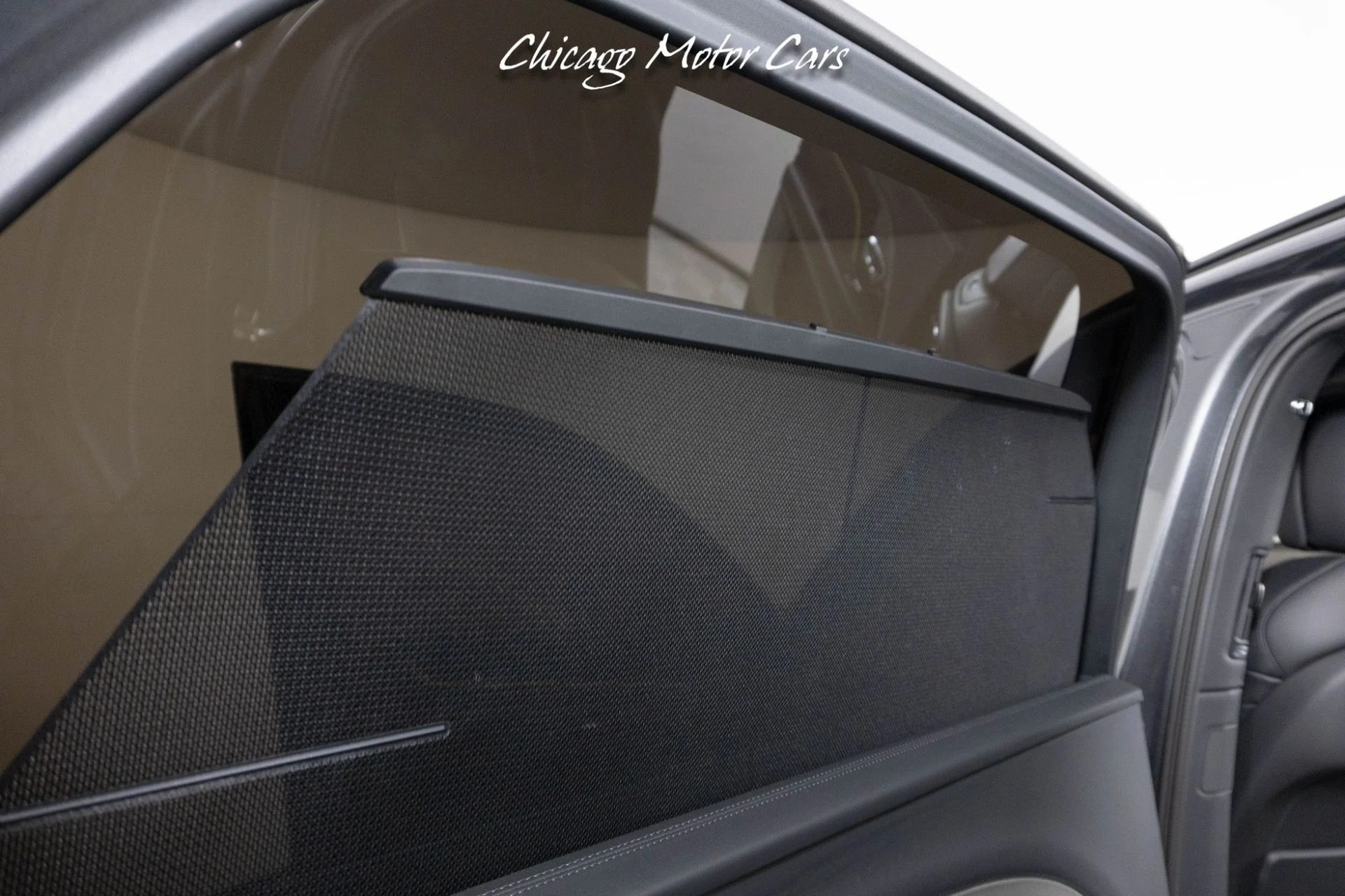 mph074_3381729424_13453_p75_l_4160b0c726