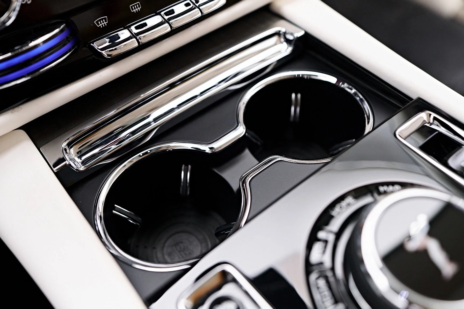 mph074_3460505150_Used_2024_Rolls_Royce_Spectre_1753235106_8513078406