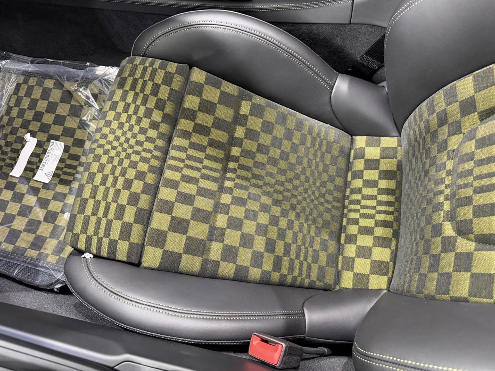 mph074_3467795988_05b3f14b3976881deea8ef86223e6489_6ef8156927