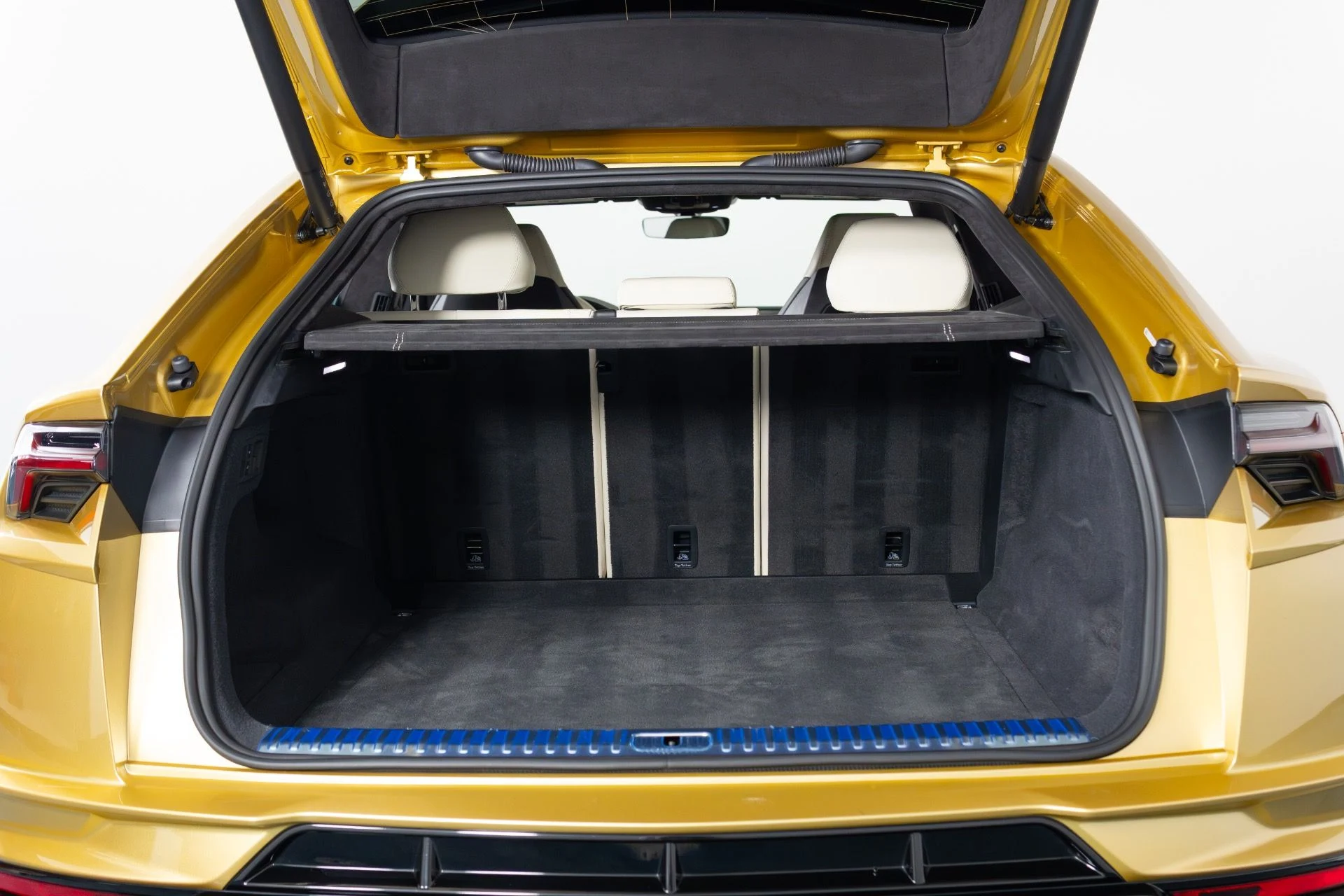 mph074_347035169_Used_2023_Lamborghini_Urus_S_1781741186_1446921ea4