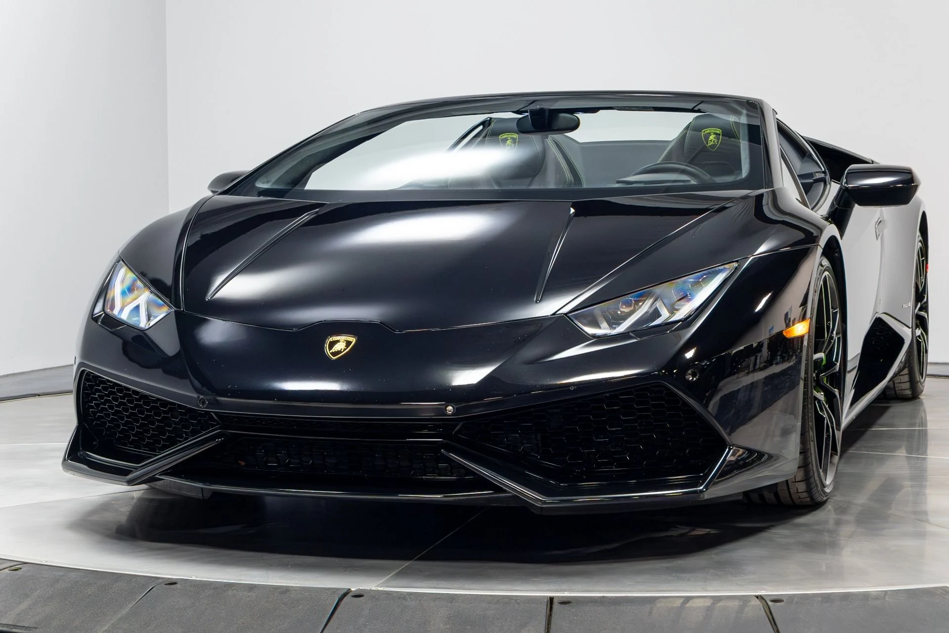 mph074_3527856586_Used_2017_Lamborghini_Huracan_1775865662_b5eef0e90f