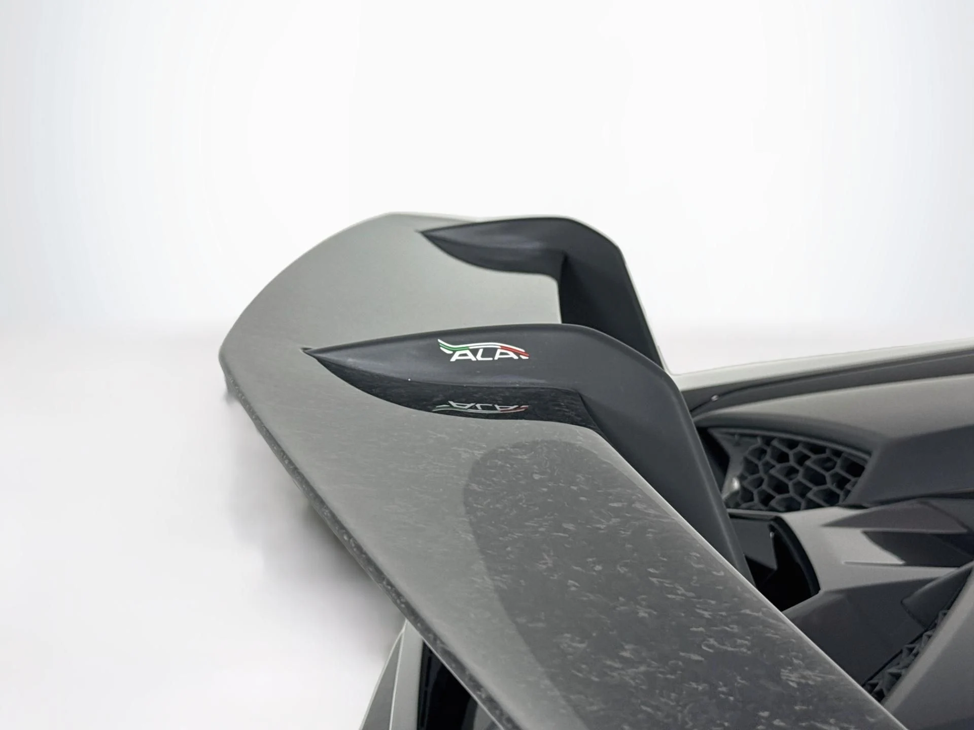 mph074_3557136660_Used_2019_Lamborghini_Huracan_Performante_Spyder_1793134390_cd6f6b6961