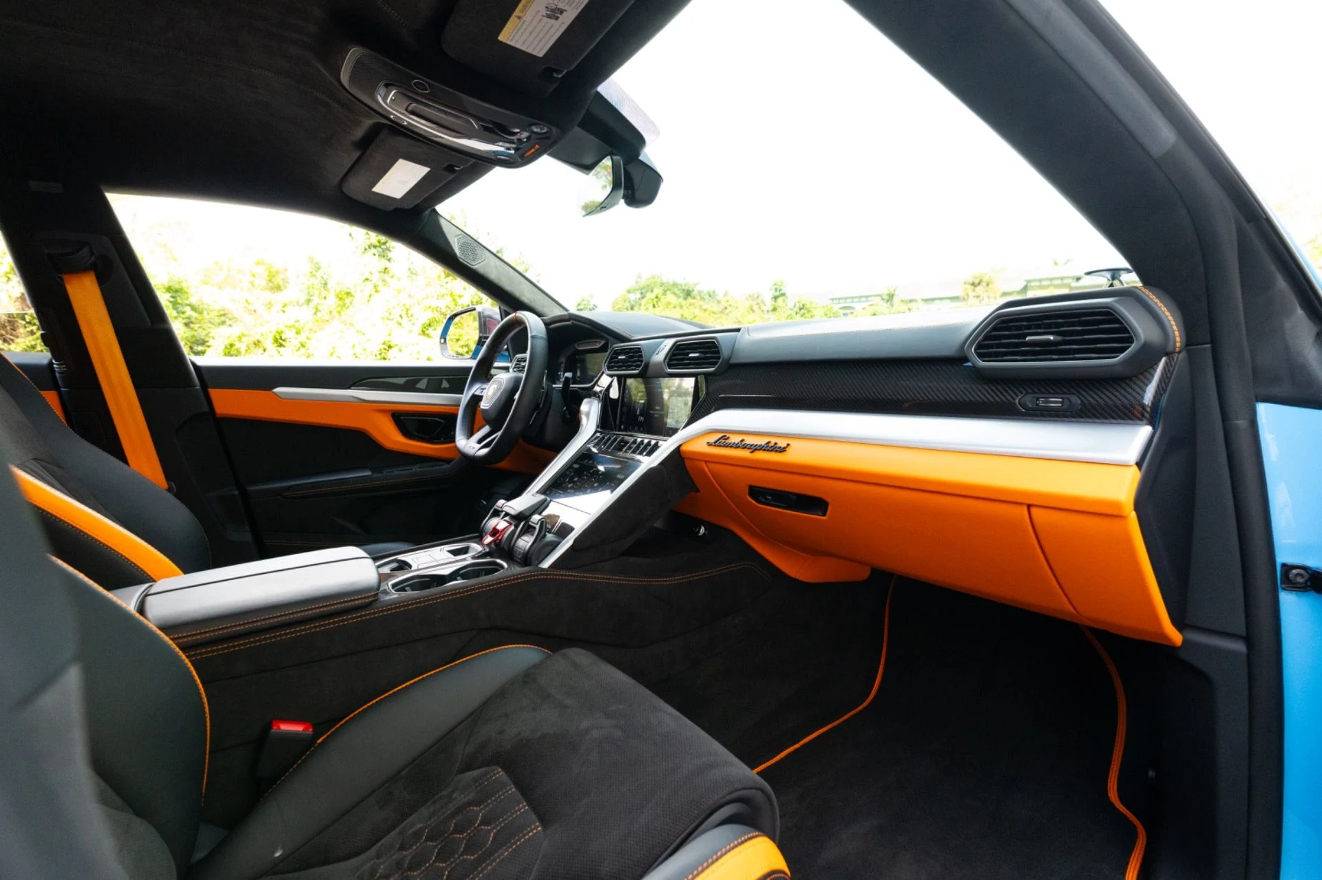 mph074_3581605156_Used_2024_Lamborghini_Urus_S_1773950792_a64e5747b6