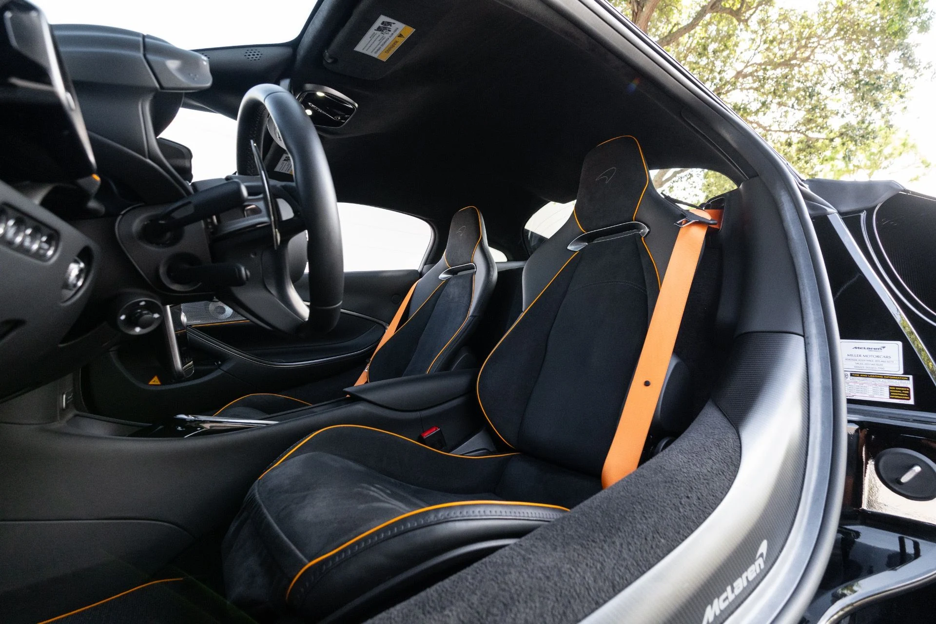 mph074_3601557966_Used_2023_Mc_Laren_Artura_1780956042_8b708520c6