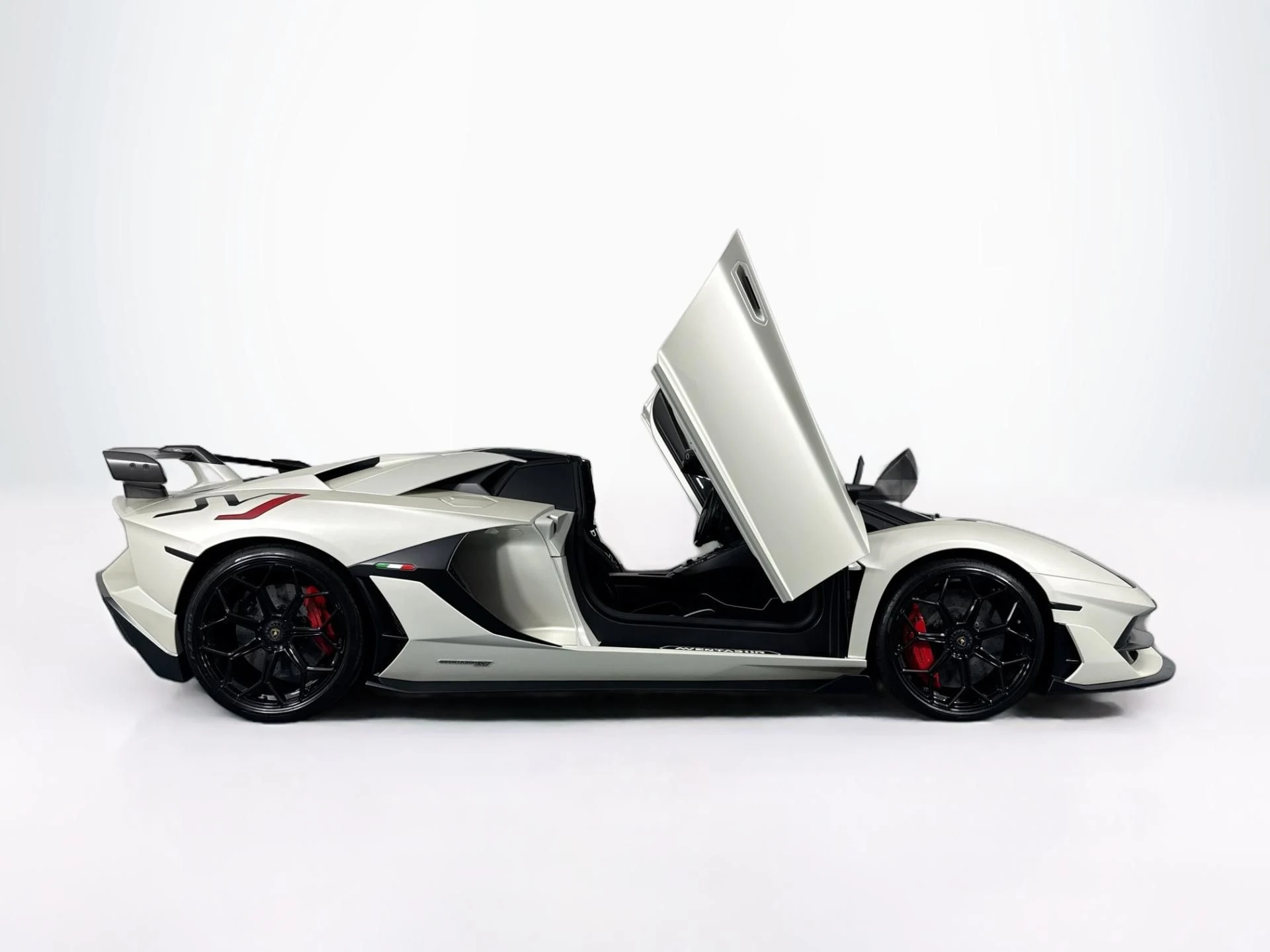 mph074_3646546913_Used_2020_Lamborghini_Aventador_LP_770_4_SVJ_Roadster_1785777176_0822a63dba