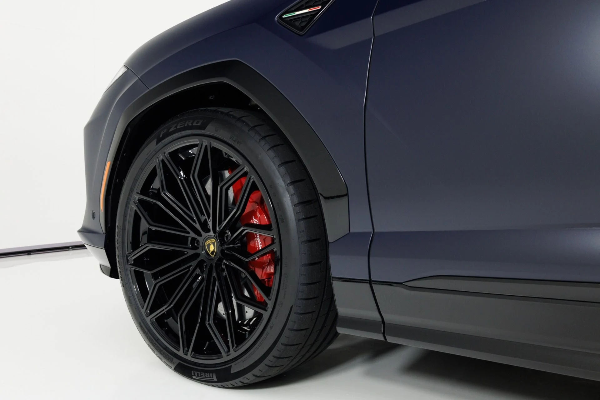 mph074_365155738_Used_2025_Lamborghini_Urus_SE_1779304724_5d4acccdd2