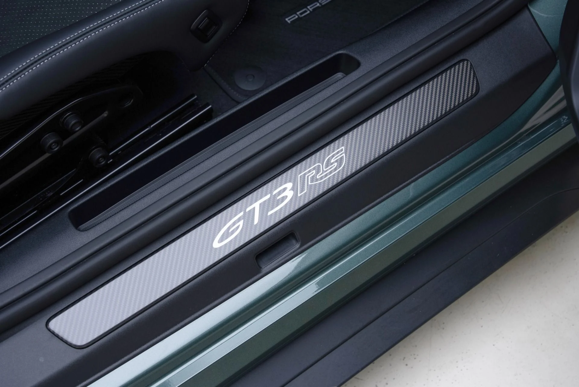 mph074_3658300763_Used_2025_Porsche_911_GT_3_RS_1779296774_82ae43e080