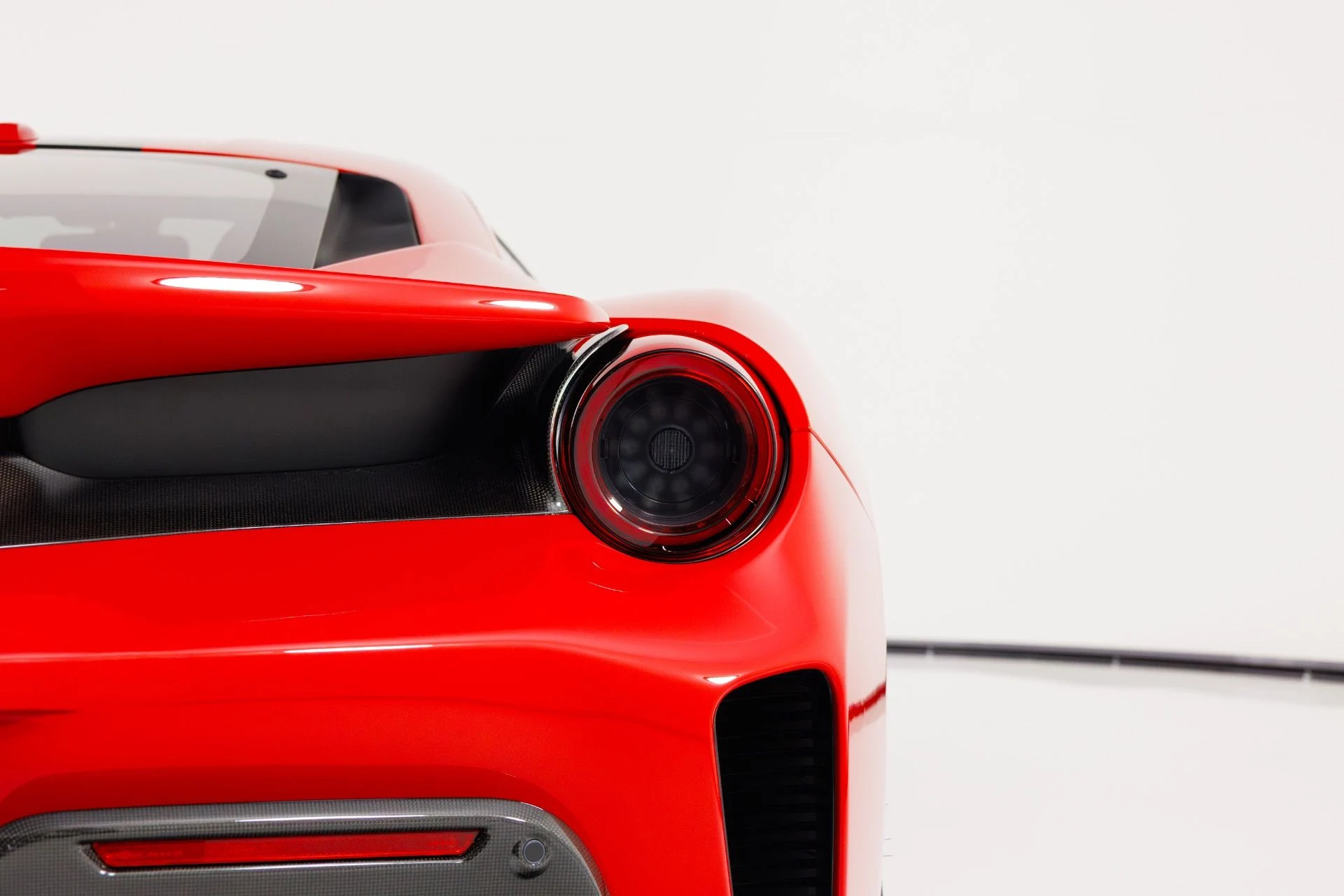 mph074_3842733934_Used_2019_Ferrari_488_Pista_1772733819_fcf719514c