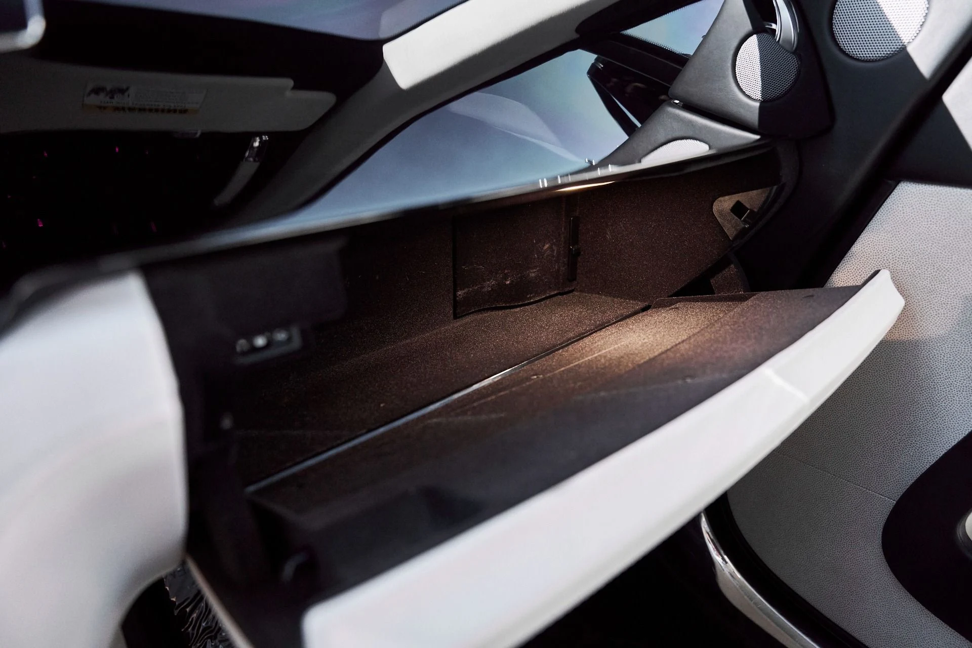 mph074_4063790662_Used_2015_Rolls_Royce_Wraith_1770669934_1df7012745