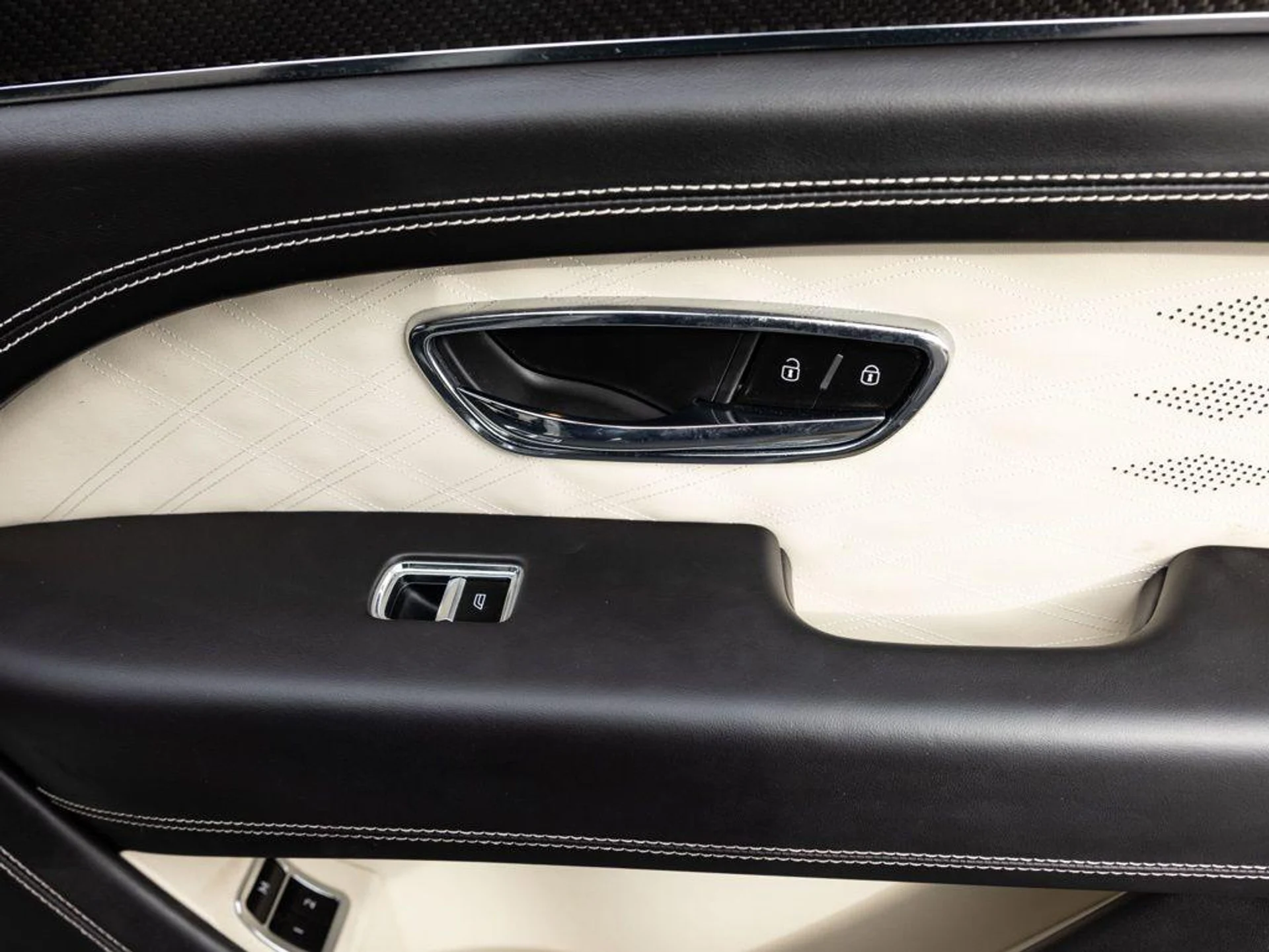 mph074_4126803818_492619448_6986044c180868074e36c6d0_75678e227a