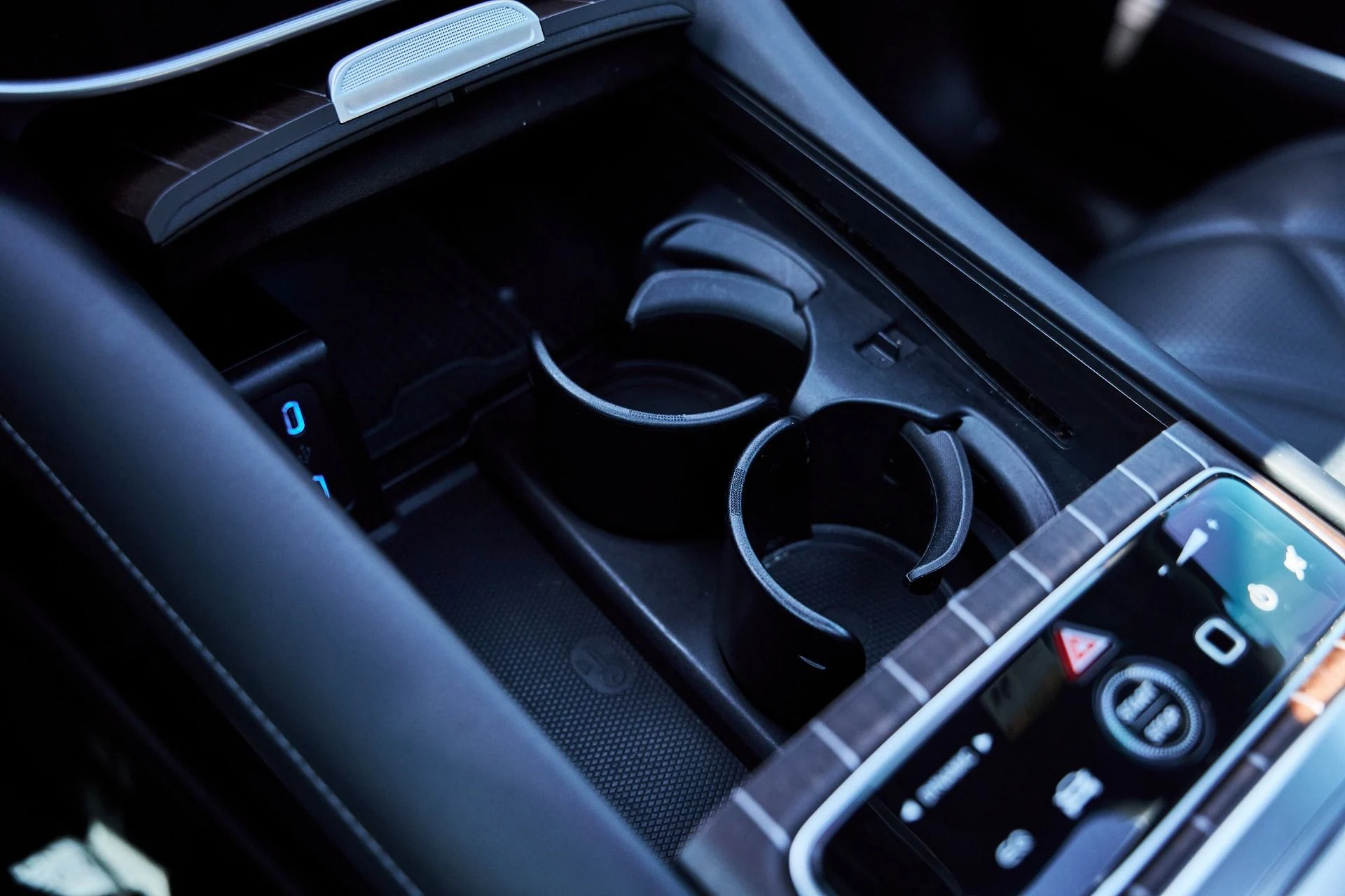 mph074_421203522_Used_2024_Mercedes_Benz_EQS_Maybach_EQS_680_1775326119_9678d5d4b9