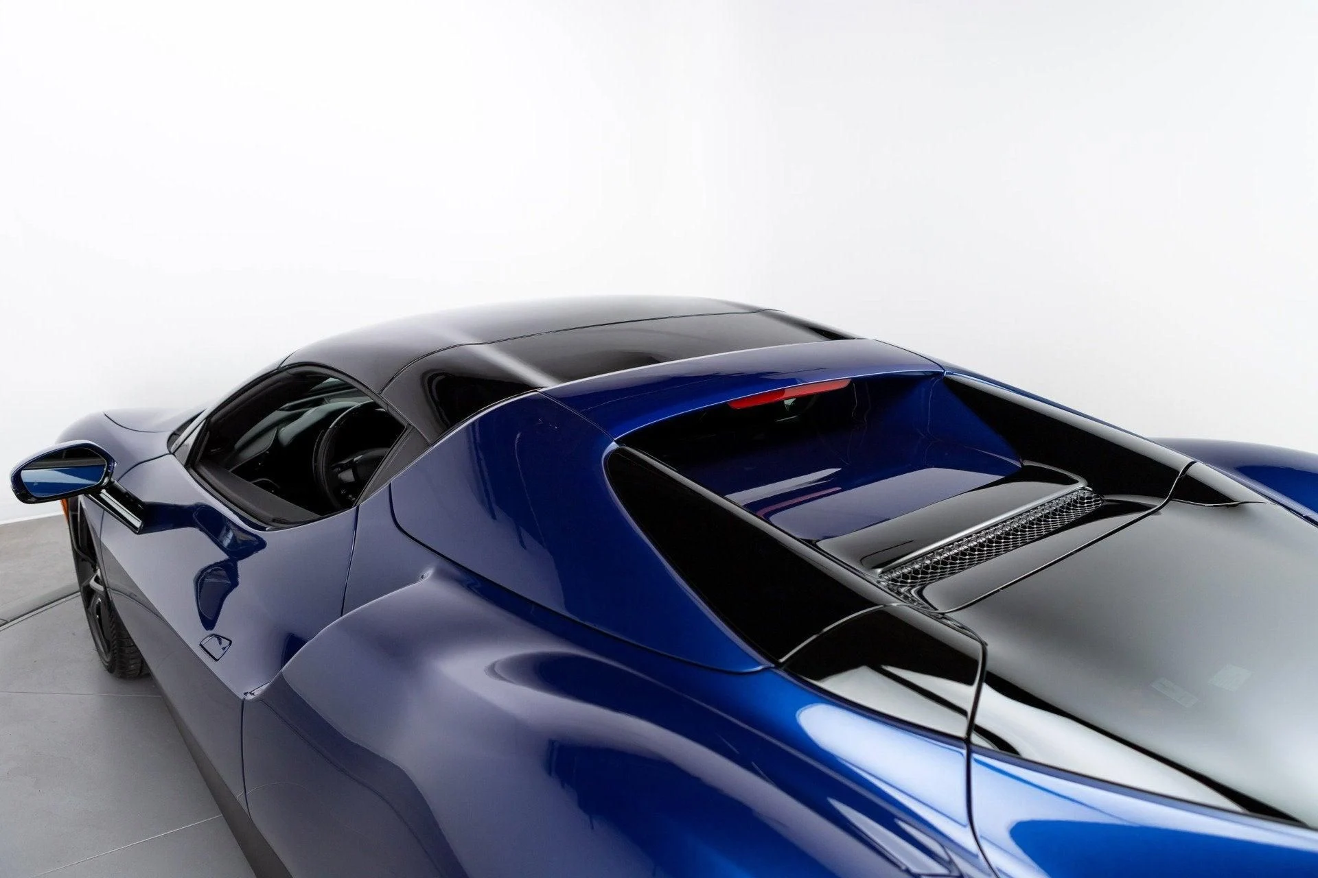 mph074_44622566_Used_2023_Ferrari_296_GTS_1777368582_b6ceb3376c