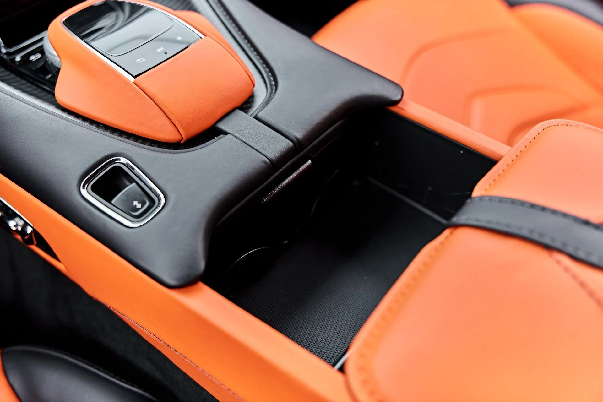 mph074_534930246_Used_2023_Aston_Martin_DBS_Ultimate_1787789517_09017f9fd1