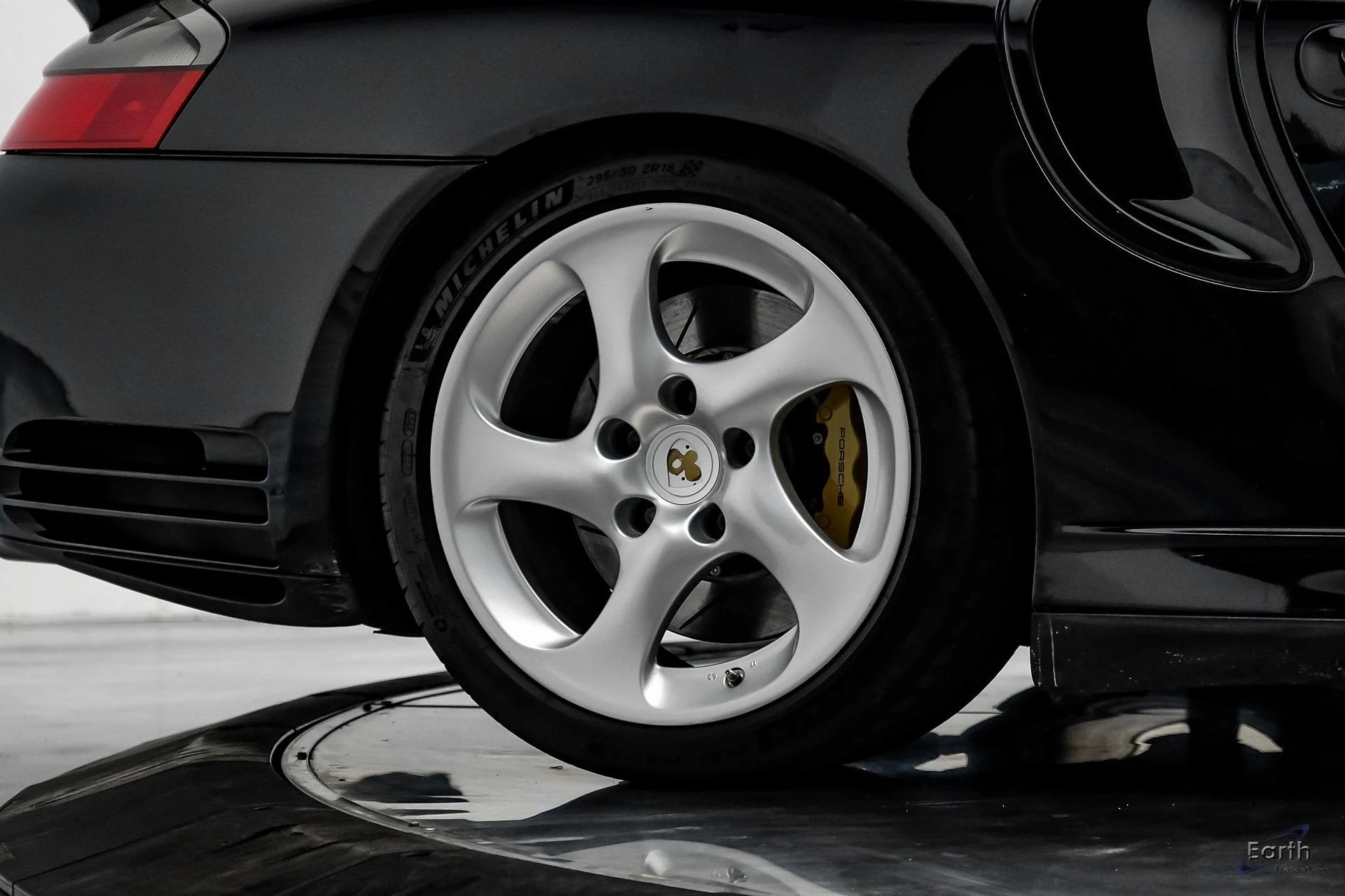 mph074_57858240_1978c1bb863968119bdfd45e857c91ccx_2ae5321911