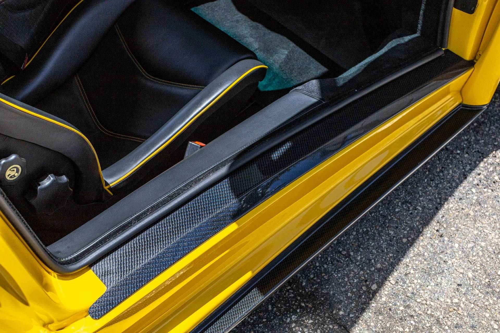 mph074_718163160_Used_2001_Lamborghini_Diablo_VT_IMMACULATE_CONDITION_W_EXTENSIVE_CARBON_19_K_SERVICE_PERFORMED_1659125253_1aa9271f2d