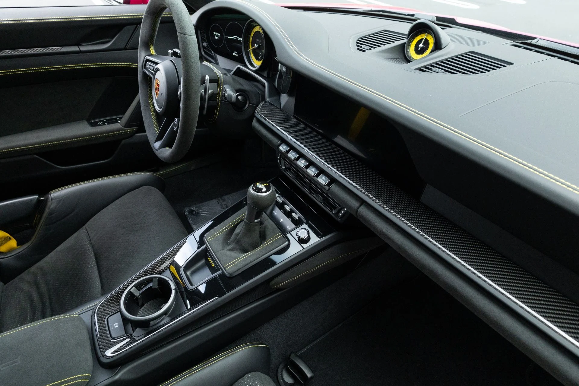 mph074_722192574_Used_2024_Porsche_911_GT_3_1776966322_36427f1173