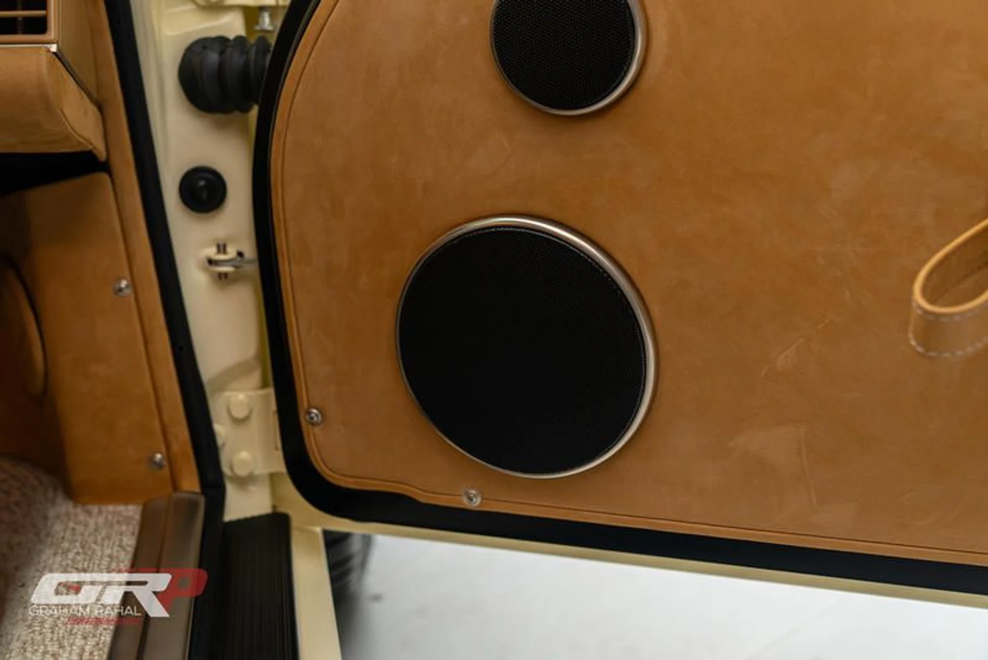 mph074_739239999_528455_B6_7_C65_49_D0_8740_D76_B4_DCEA_2_E6_f69087e73c