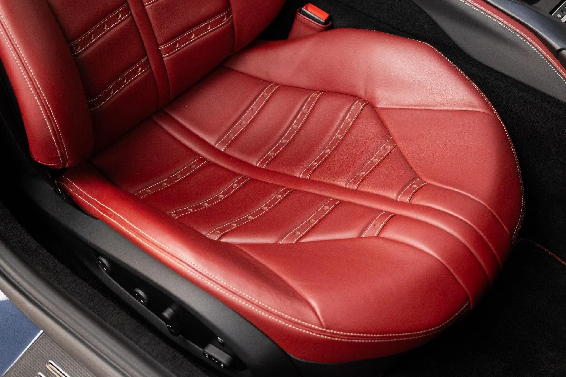 mph074_739478808_Used_2021_Ferrari_812_GTS_1783777420_d21e484c72