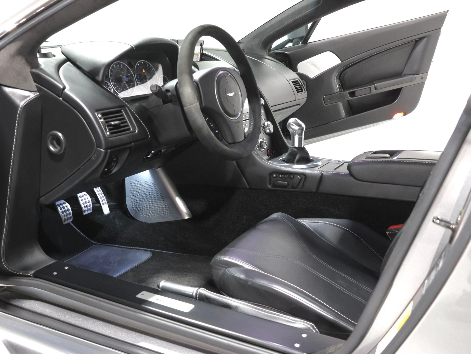 mph074_789156413_Used_2012_Aston_Martin_V12_Vantage_Rare_6_Speed_Manual_Over_200_K_MSRP_20_K_In_Recent_Maintenance_1770846605_e879493198