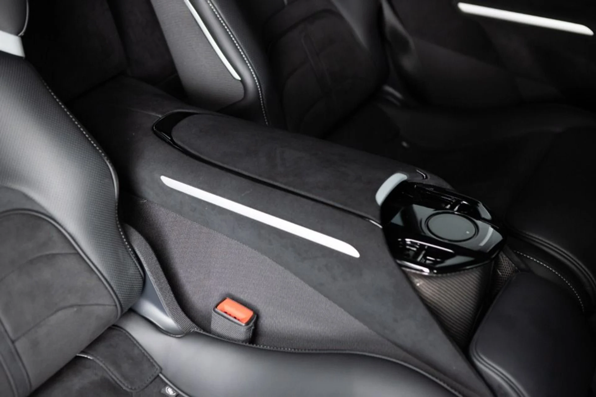 mph074_891242788_Used_2025_Ferrari_Purosangue_98a74a0e7e