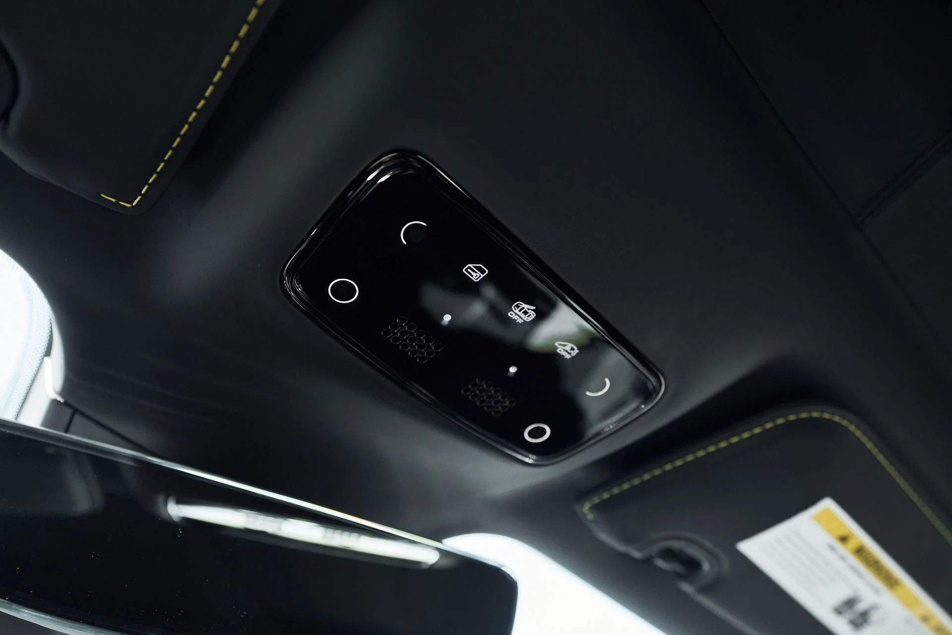 mph074_917206994_Used_2023_Ferrari_SF_90_Stradale_1762821736_758af7211f