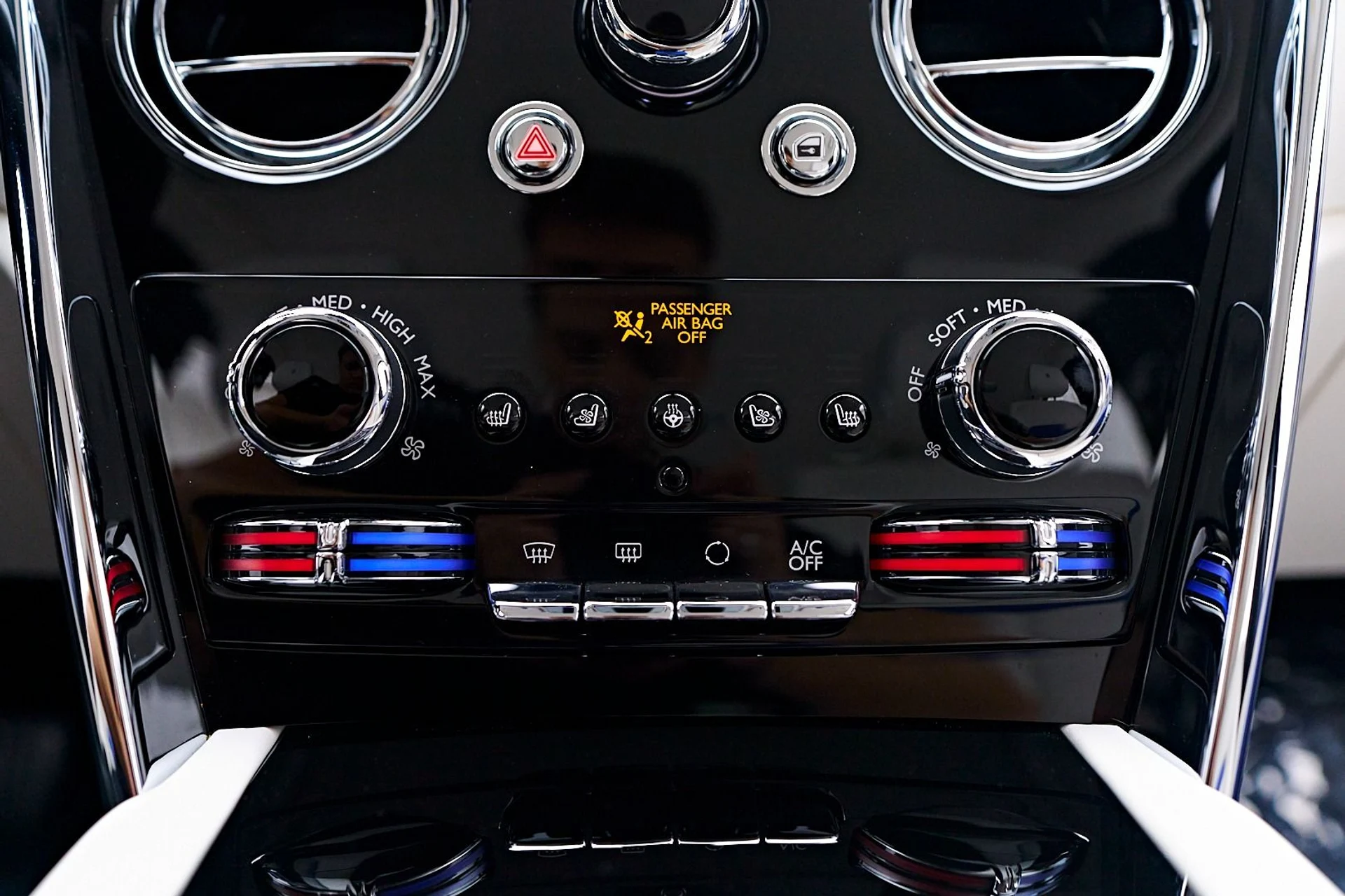 mph075_10319708_Used_2023_Rolls_Royce_Cullinan_Base_1745954360_487b2c3cf5